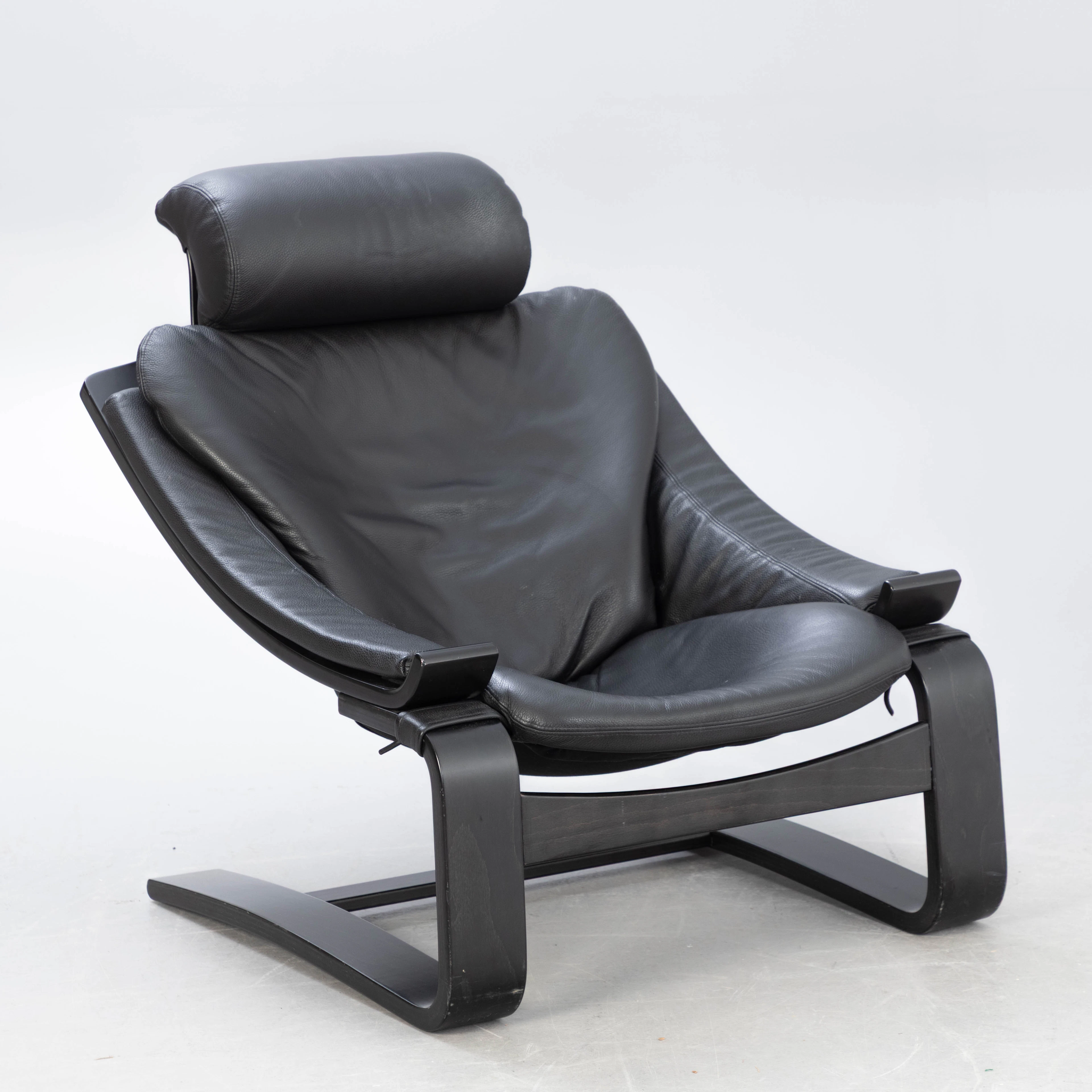 ÅKE FRIBYTER. Sessel 'Kroken', schwarzes Leder, Roche Bobois.