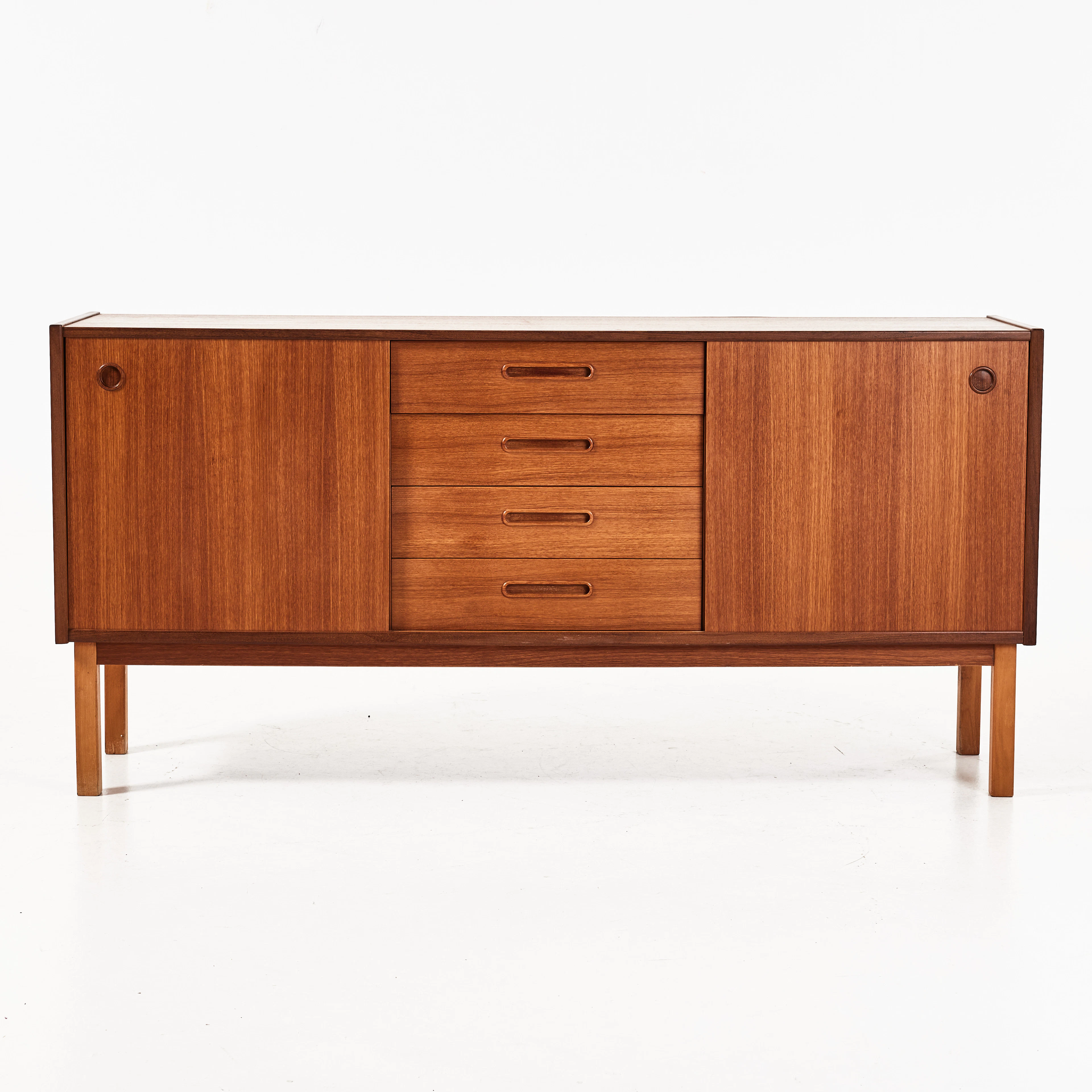 SIDEBOARD, 1960-tal, fanerad i teak, fyra lådor.