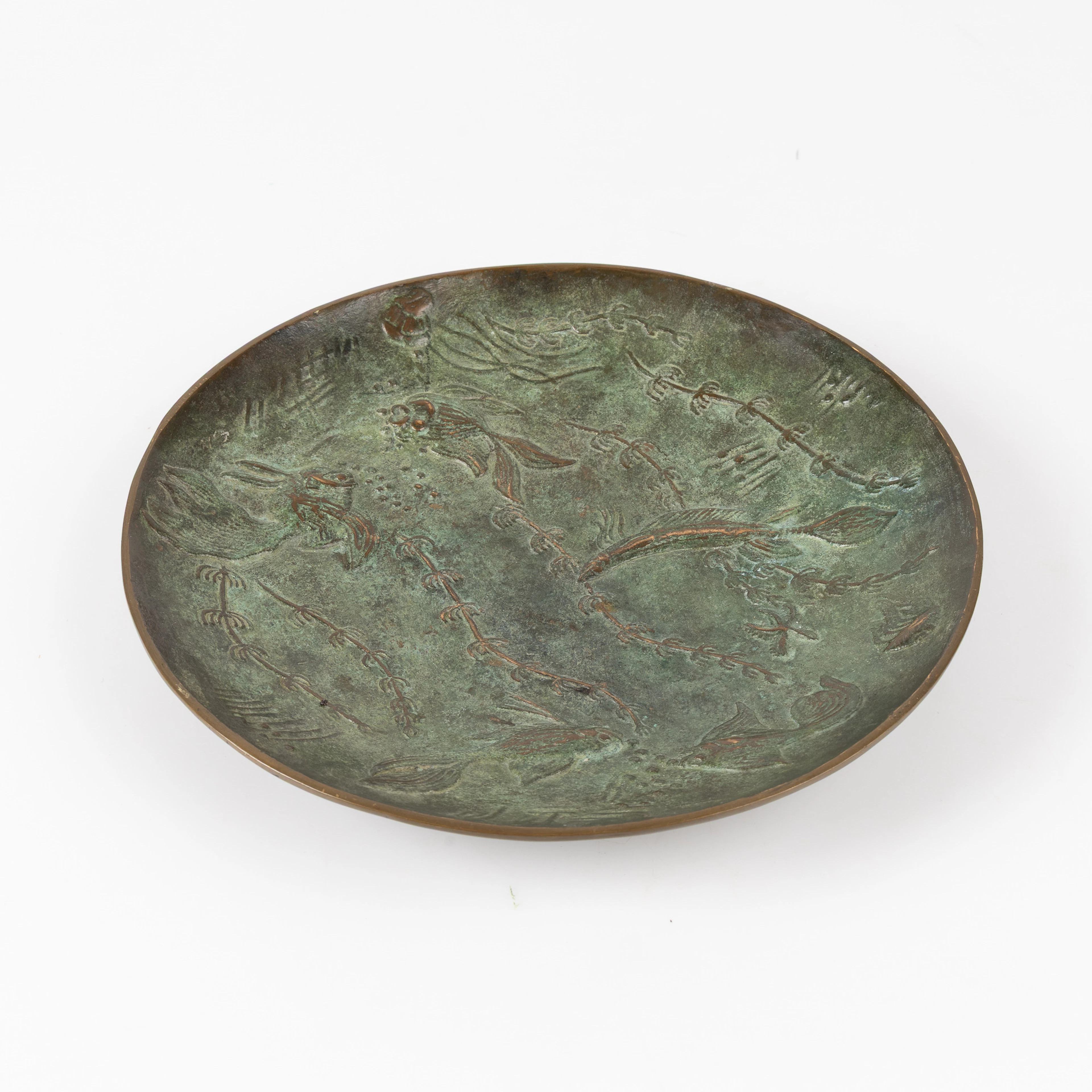 FAT, brons, dekor av fiskar, signerat GN samt Äkta brons, Sverige 1920/30-tal.