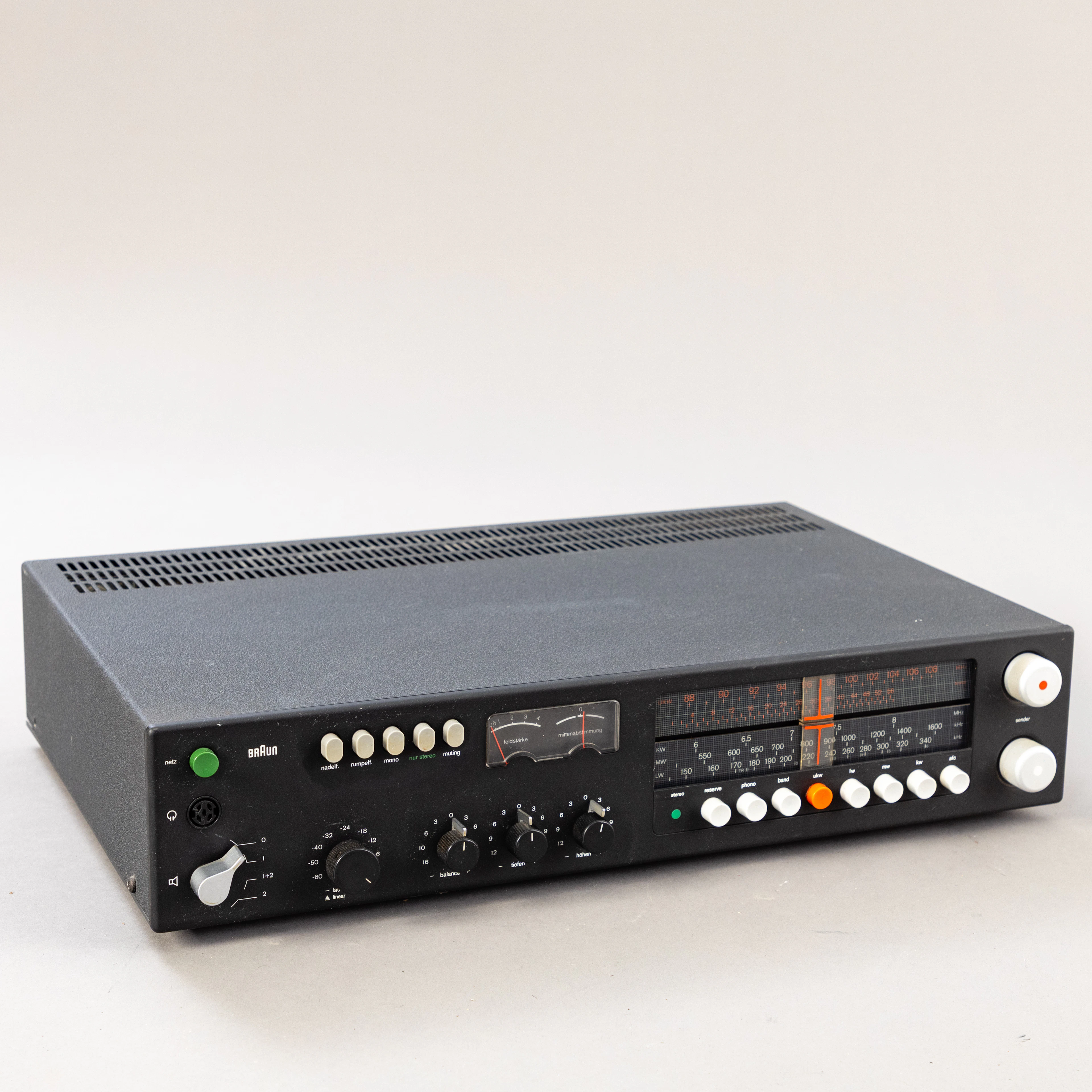 DIETER RAMS. Braun. Tuner-Vorverstärker CES 1020.