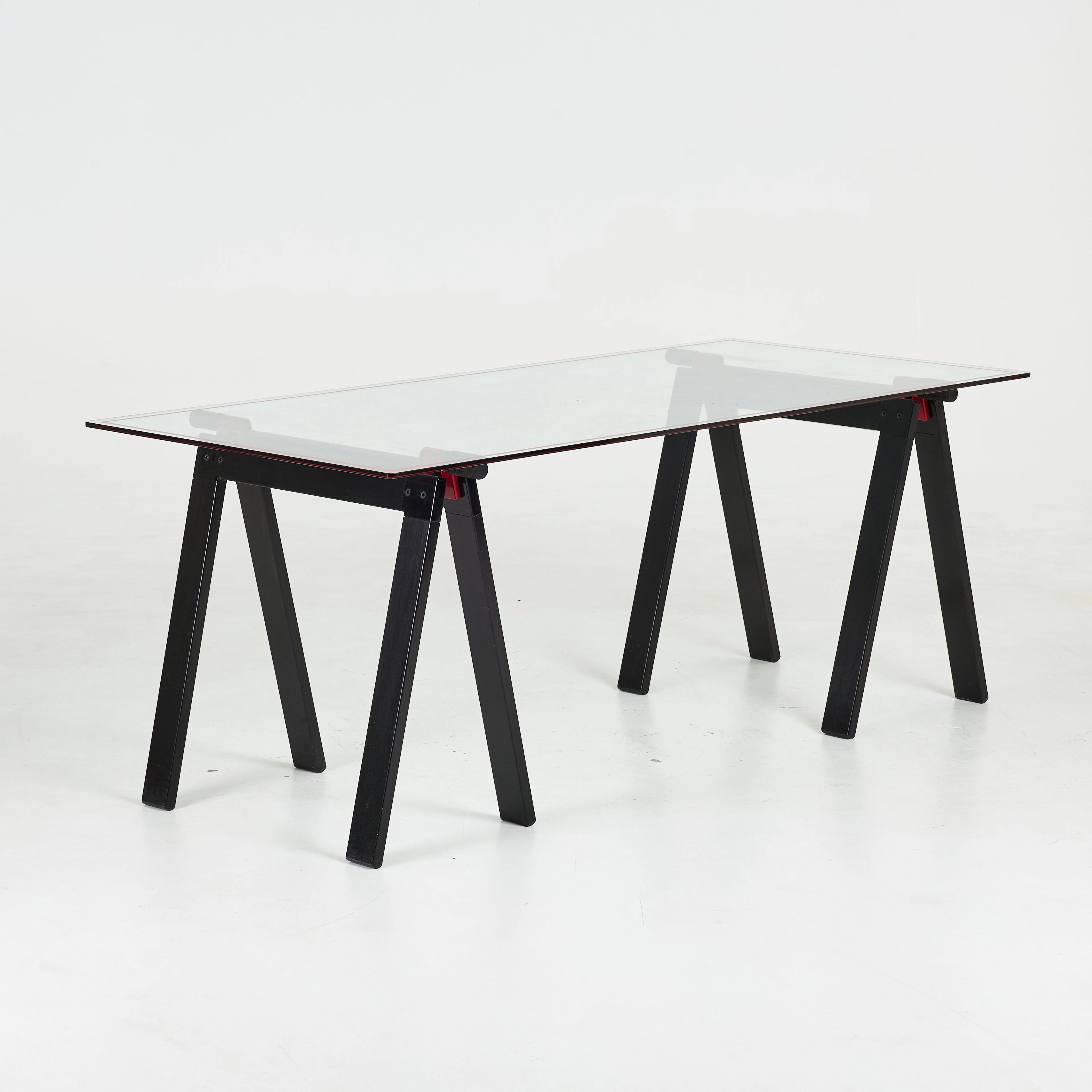 GAE AULENTI. Skrivbord, Gaetano (6-327), Zanotta, lackerad ställning