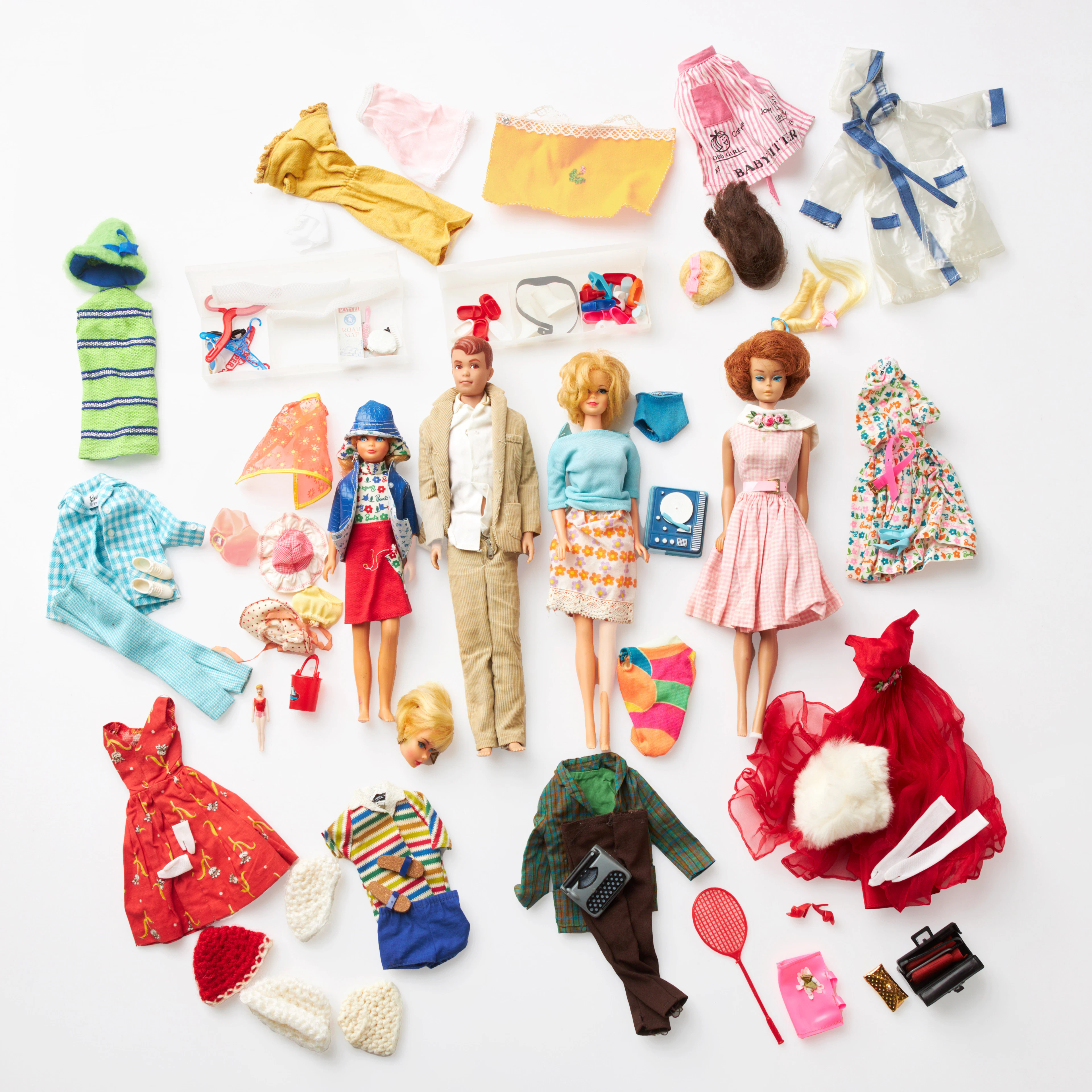BARBIE, 4 st, STACEY, SKIPPER, MIDGE samt ALLAN dockor med kläder