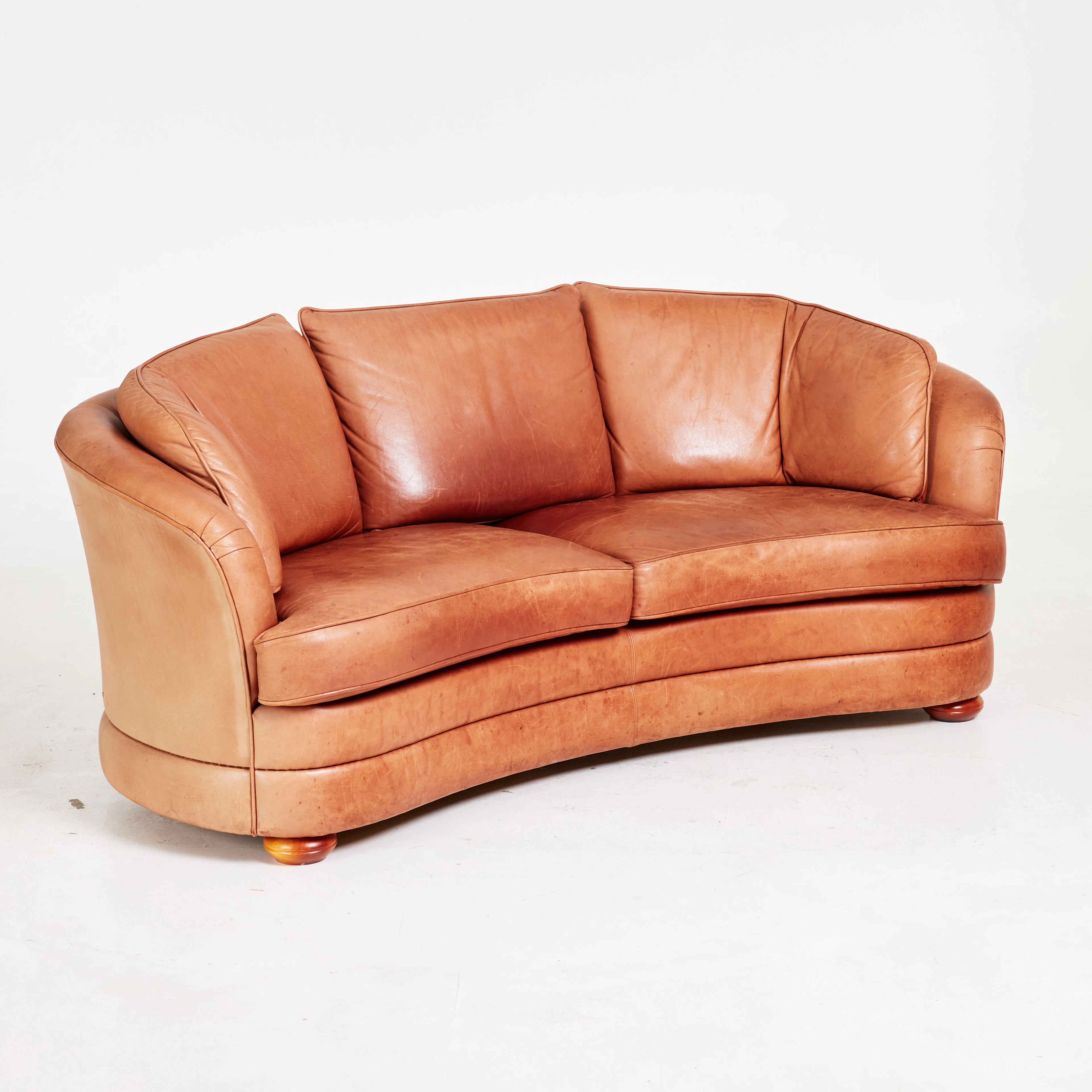 SOFFA. "Claire", Bröderna Andersson, skinnklädsel.
