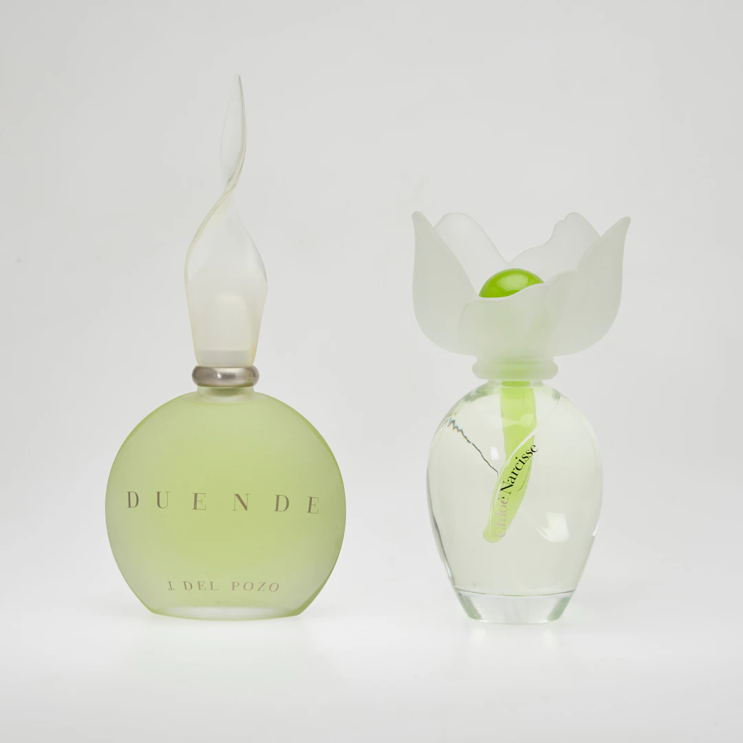 CHLOÉ & J. DEL POZO. Paar Großfacticen / Flacons, Glas, Kunststoff