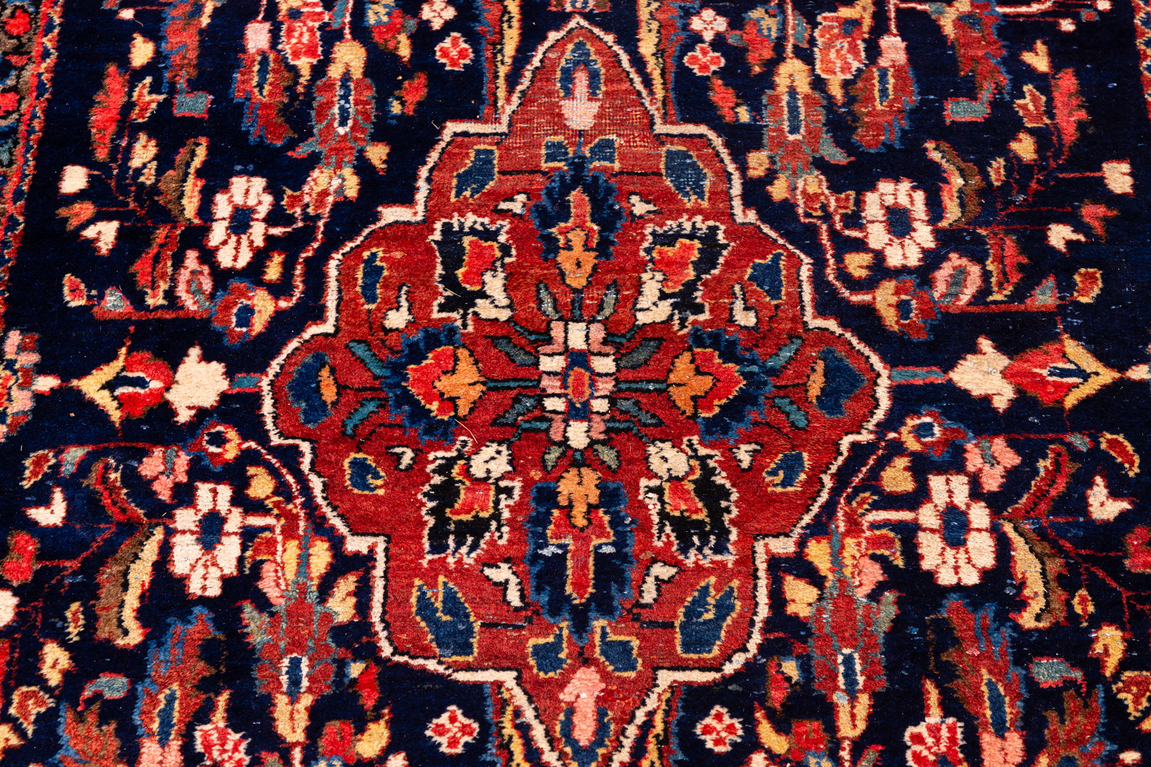 Teppich, Sarough, Persien, 1. Hälfte 20. Jh., ca. 410x140 cm.