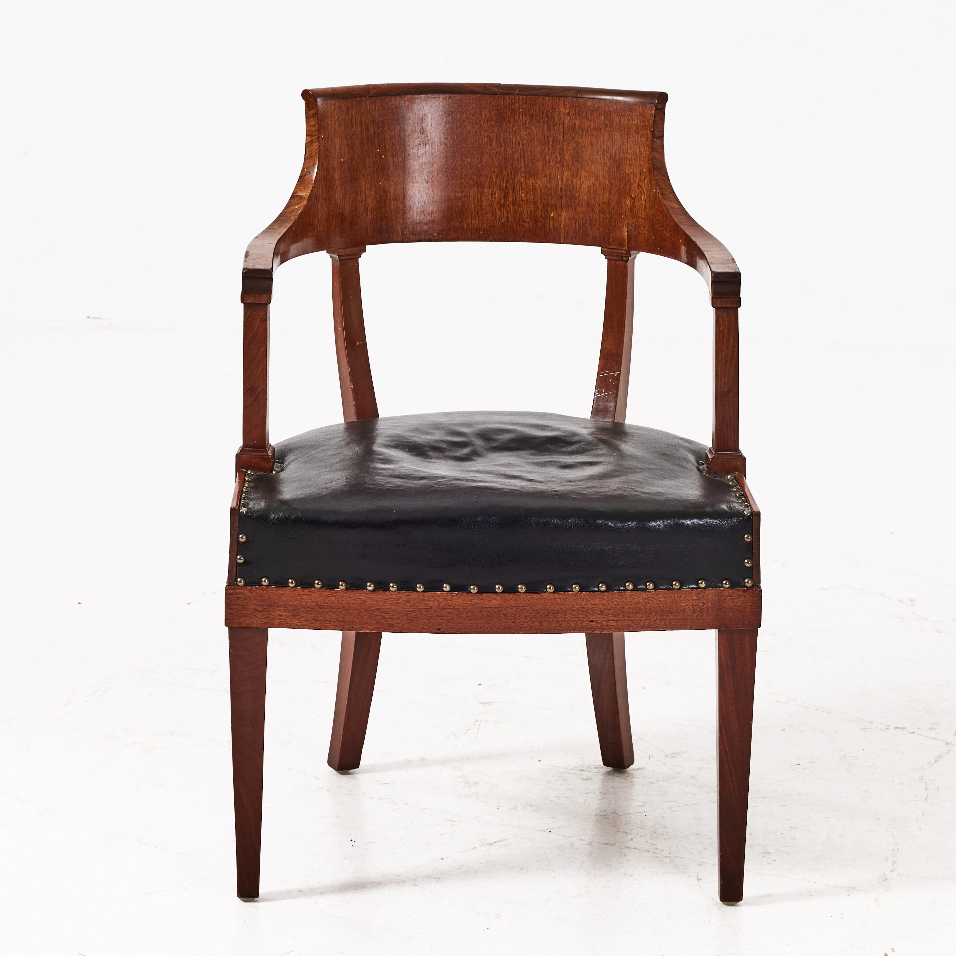 KARMSTOL, 1900-talets början, Karl Johan-stil, fanérad i mahogny