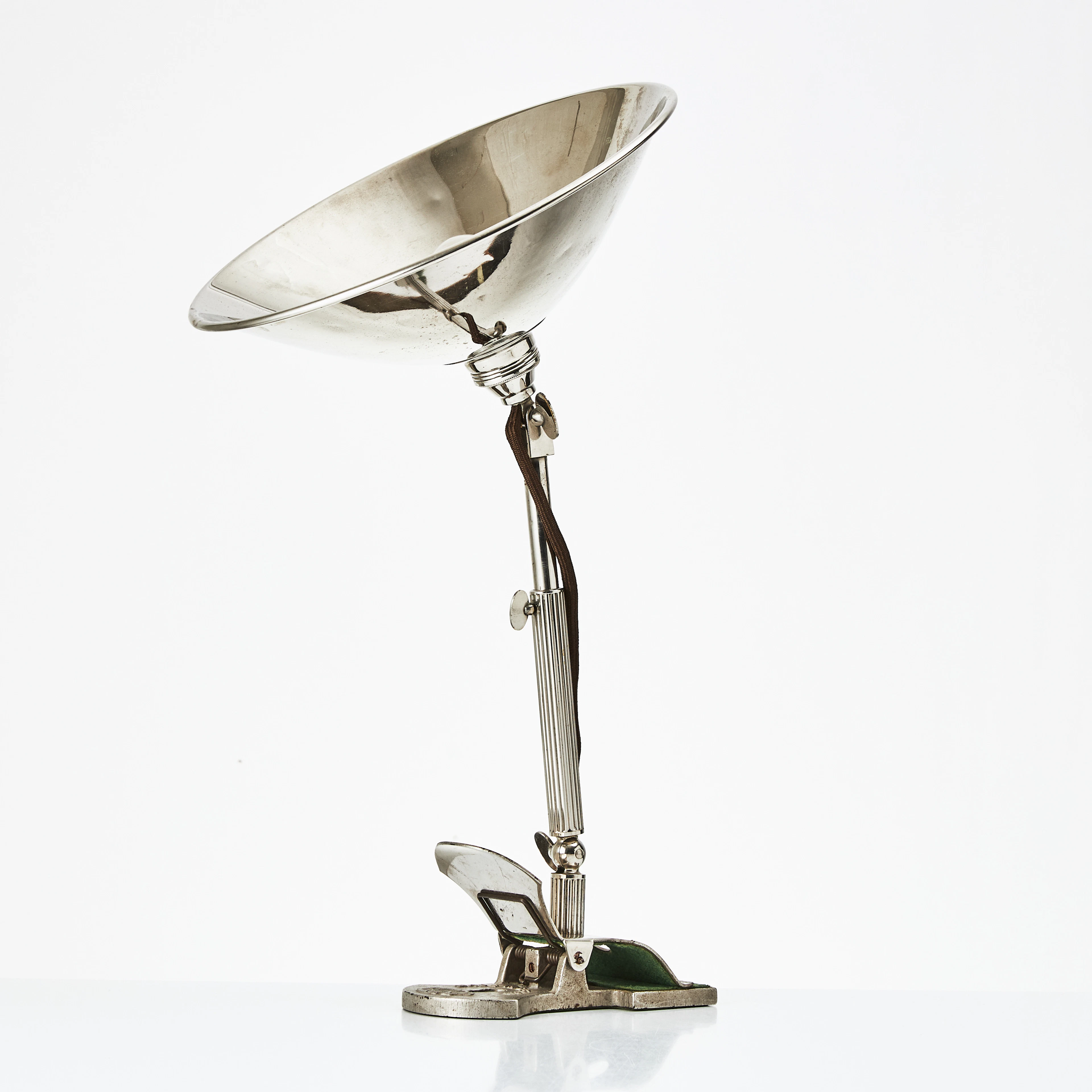 BORDSLAMPA, "Glory", ledad arm och lamphuvud, kromad metall, "Made in Sweden".