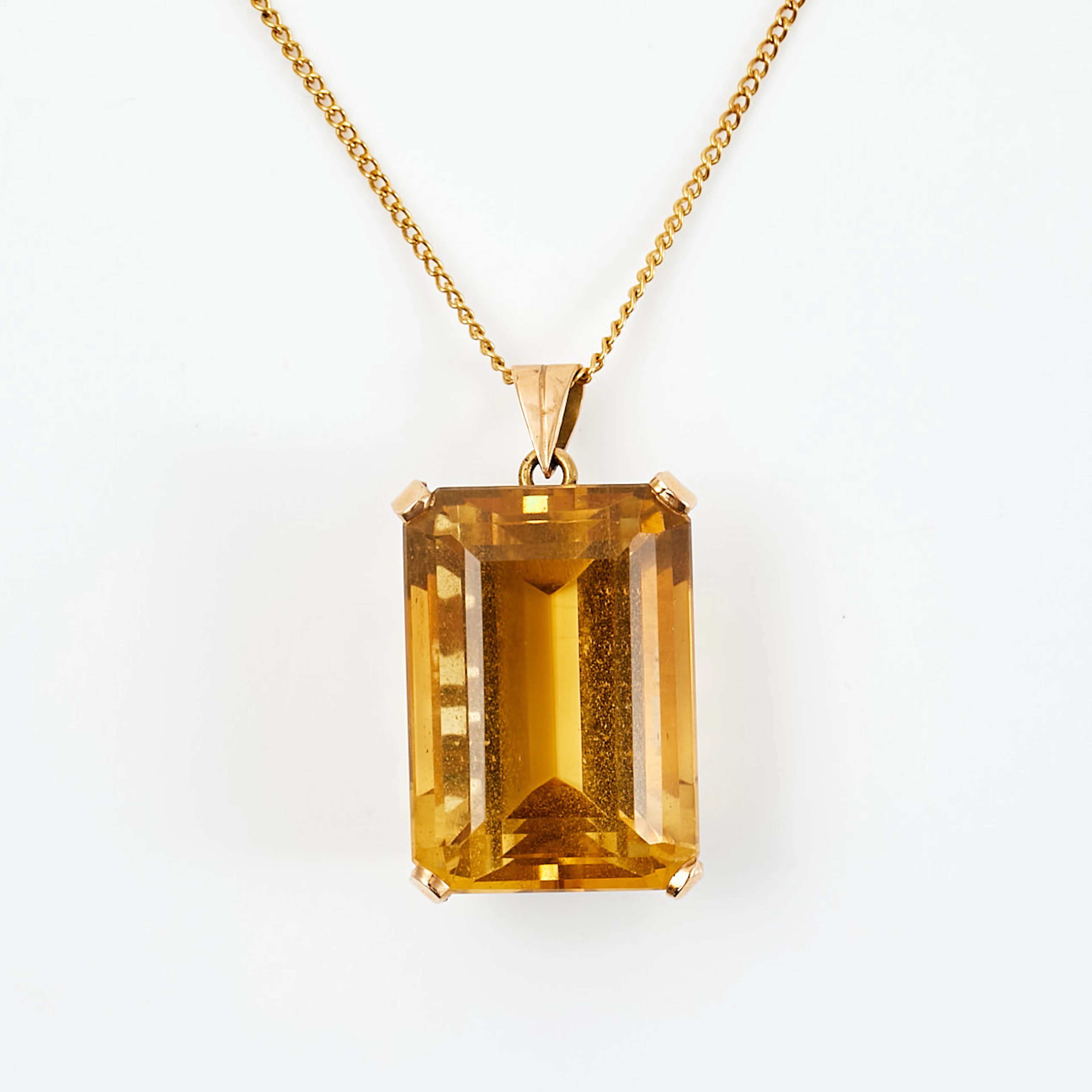 HALSBAND, 18 k guld, hänge med 1 smaragdslipad citrin, ca 27,5 ct.