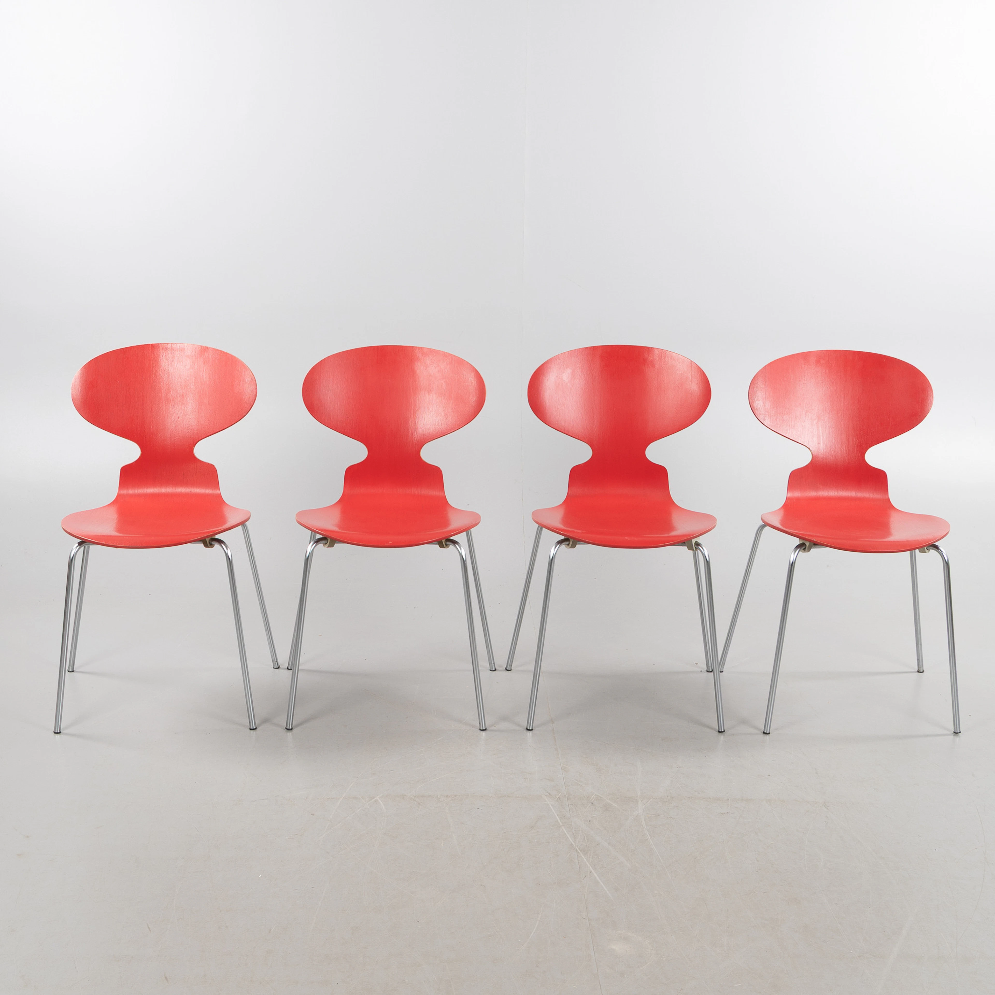 ARNE JACOBSEN. Stolar, "Myran", 4 st, Fritz Hansen, Danmark.