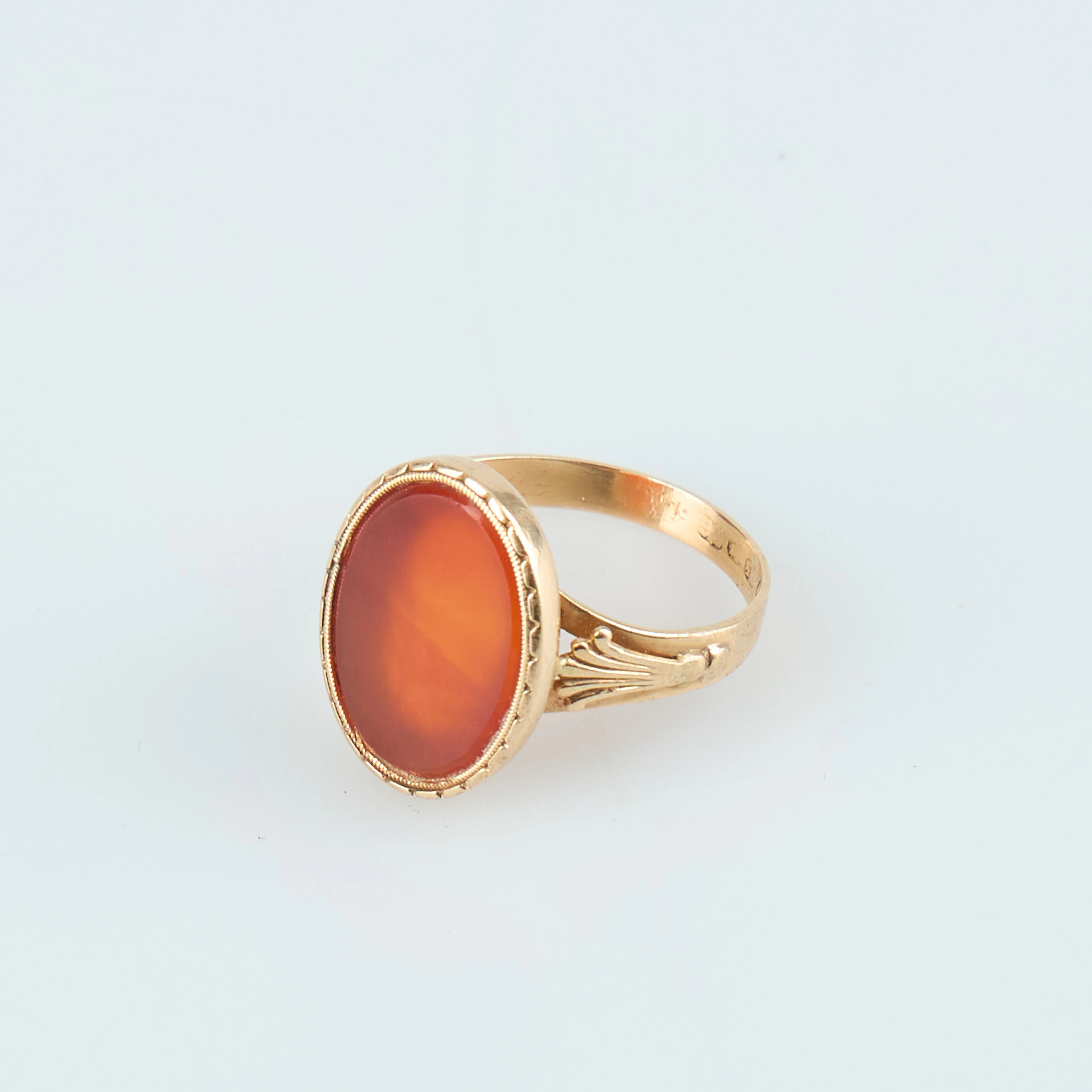 RING, karneol, 14K guld, Lindroos 1946.