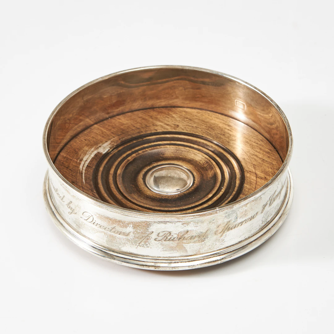 COASTER, sterlingsilver, W.E.V. London 1995.