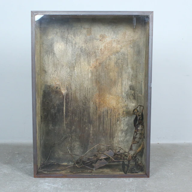 WOLFGANG STILLER. Wandkasten. '' Skulpturales Objekt '', signiert