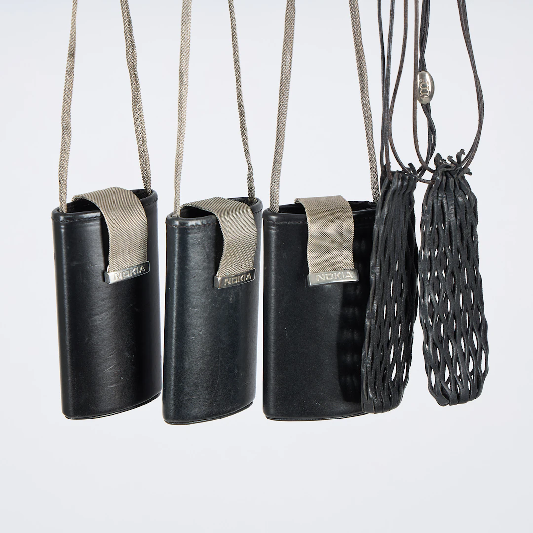 CROSSBODY mobilfodral, 3 st Marimekko/Nokia, 2 st design Jaana Parkkila.
