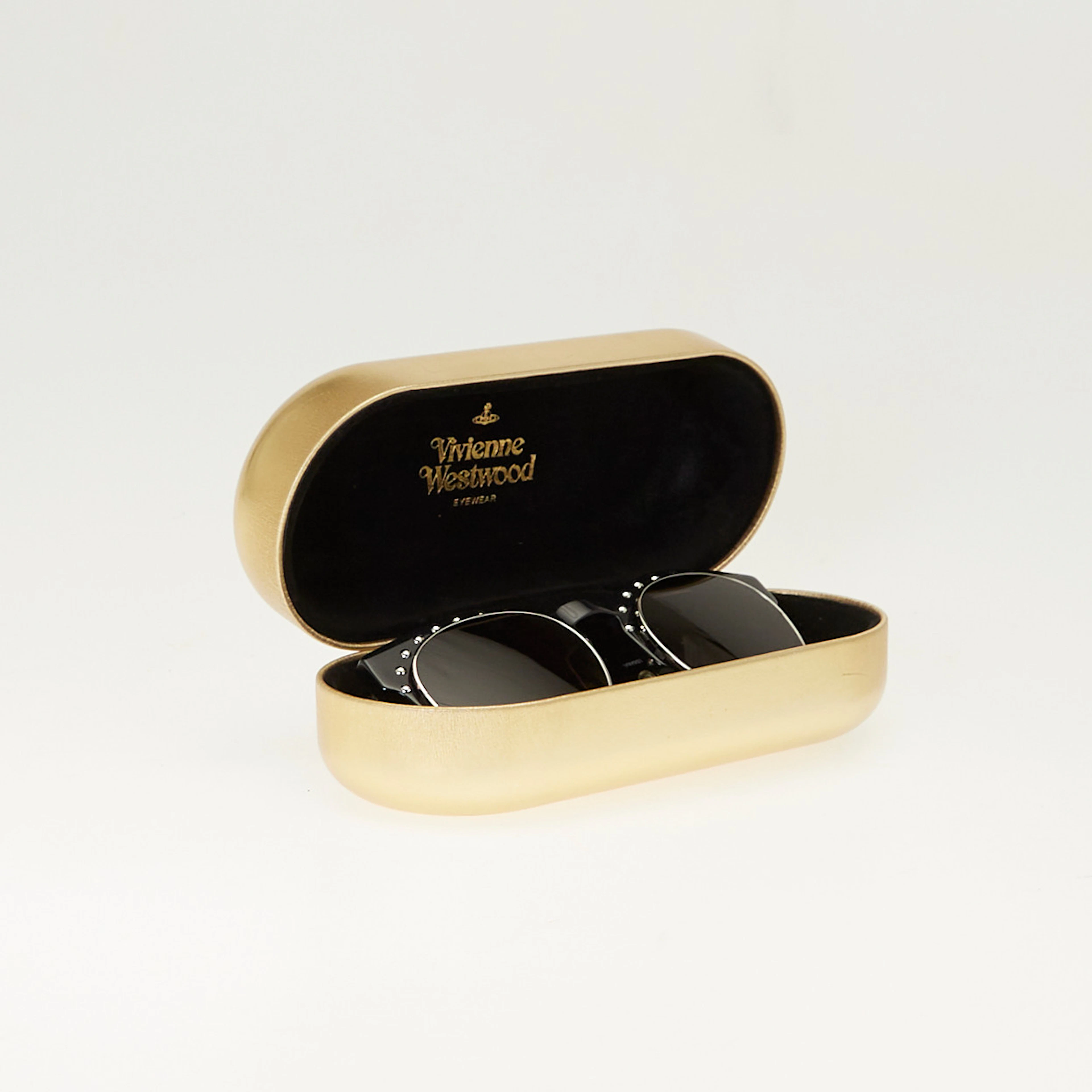 VIVIENNE WESTWOOD. Sonnenbrille mit Etui, Modell VW957S01, Metall