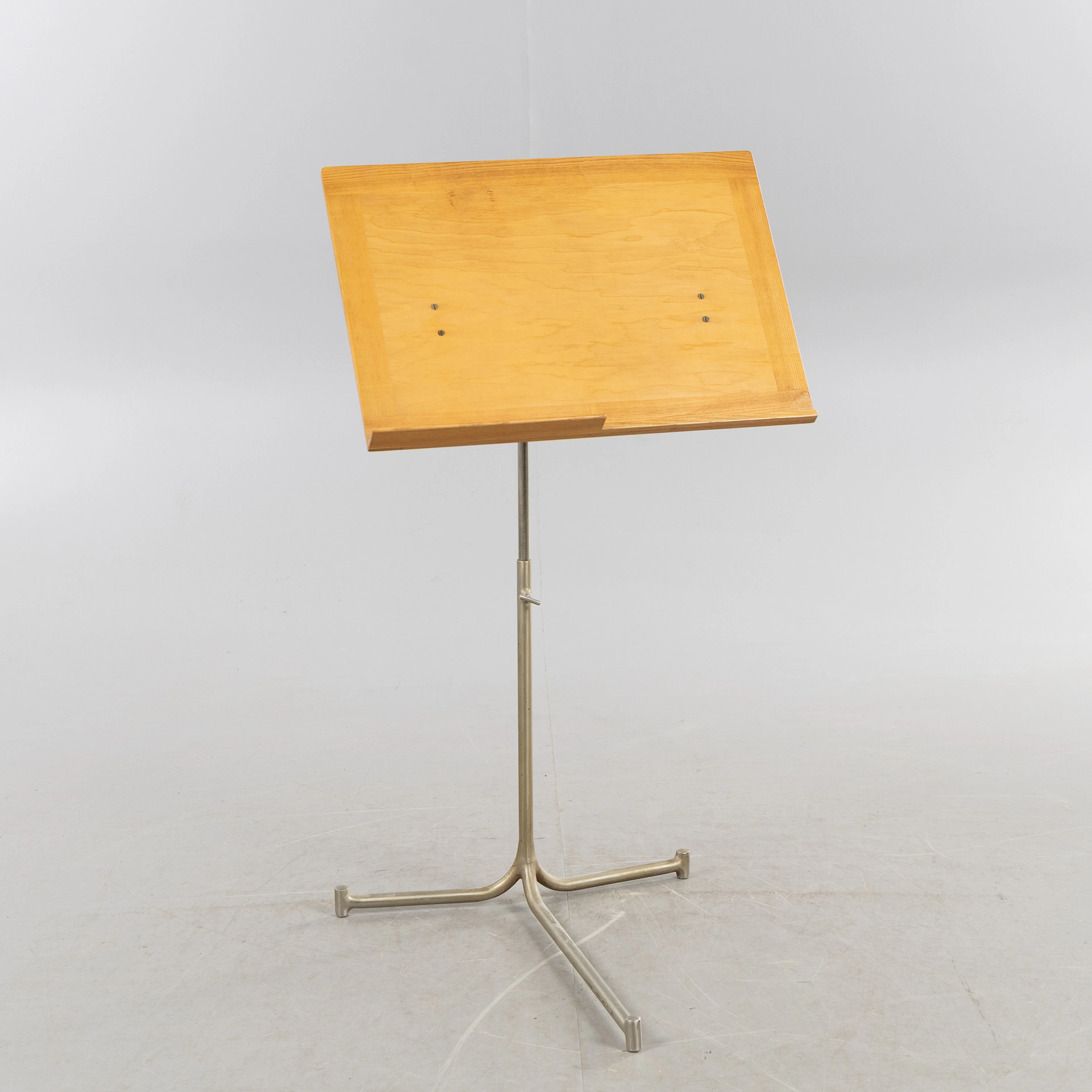 BRUNO MATHSSON. Läsbord, Firma Karl Mathsson, 1960-tal.
