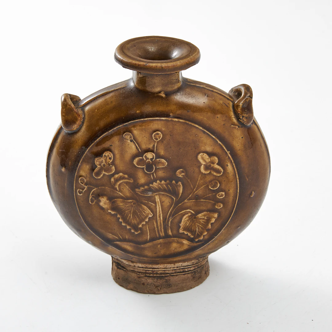 PILGRIMSFLASKA, lergods, Kina, troligen Ming (1368-1644), rund, med