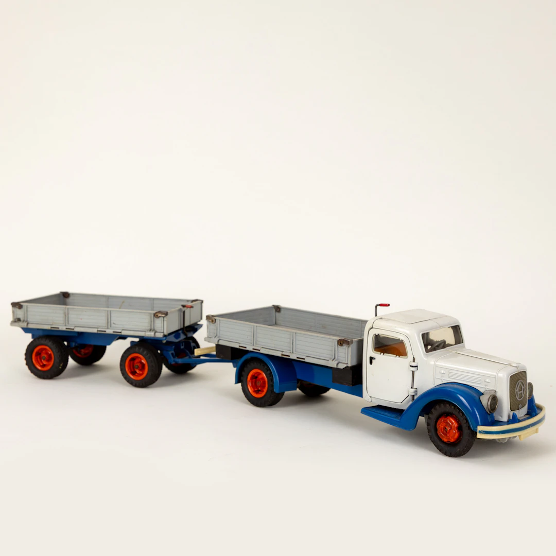 Hausser, LKW mit Anhänger, Kunststoff, 1950er Jahre.