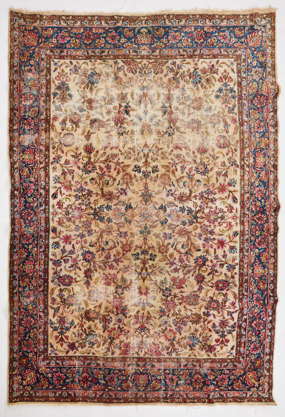 ORIENTMATTA. Täbriz, semiantik, ca 305x211 cm.
