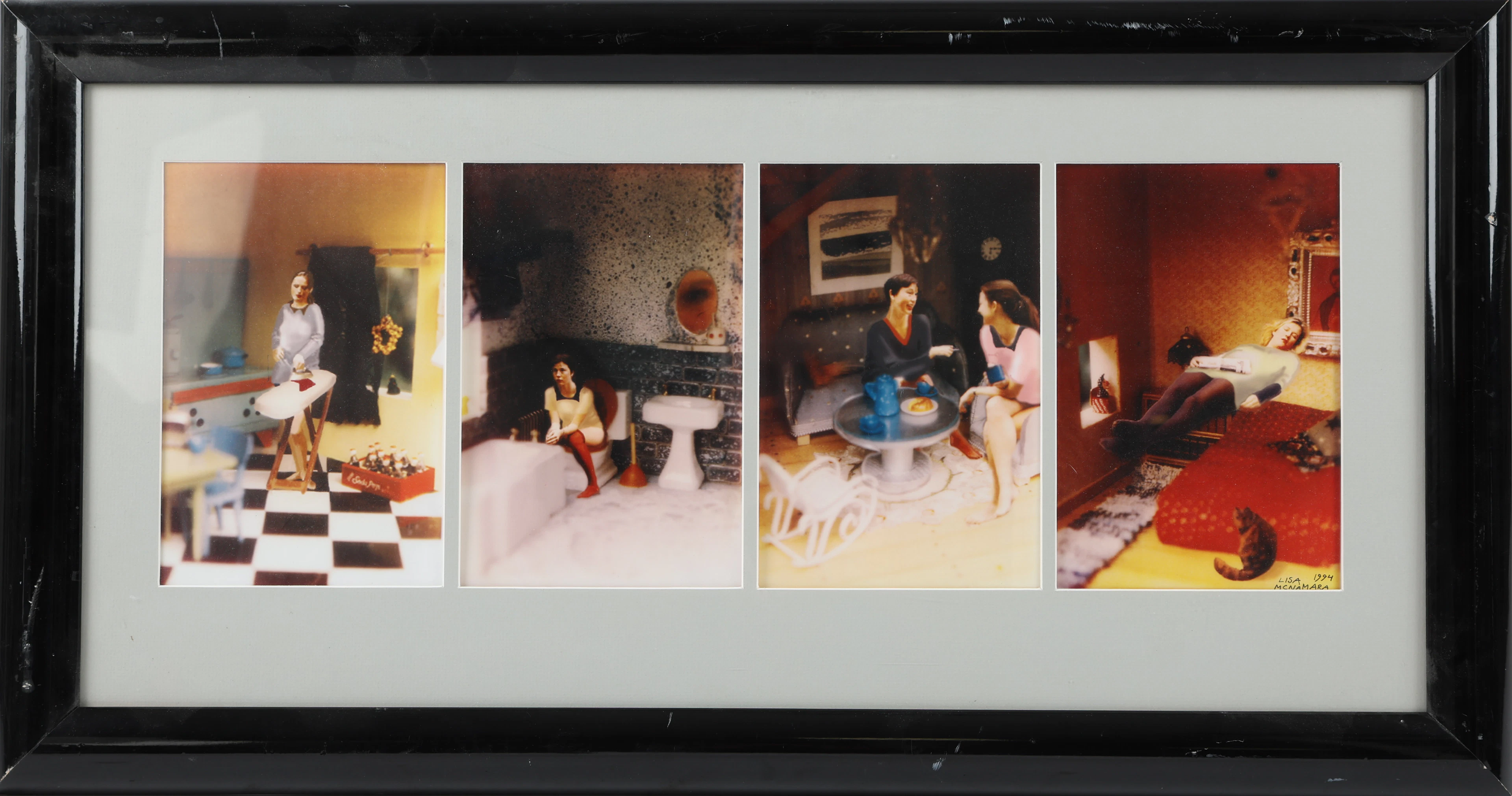 LISA MCNAMARA. "Teatime for dolls" signerad, daterad 1994.
