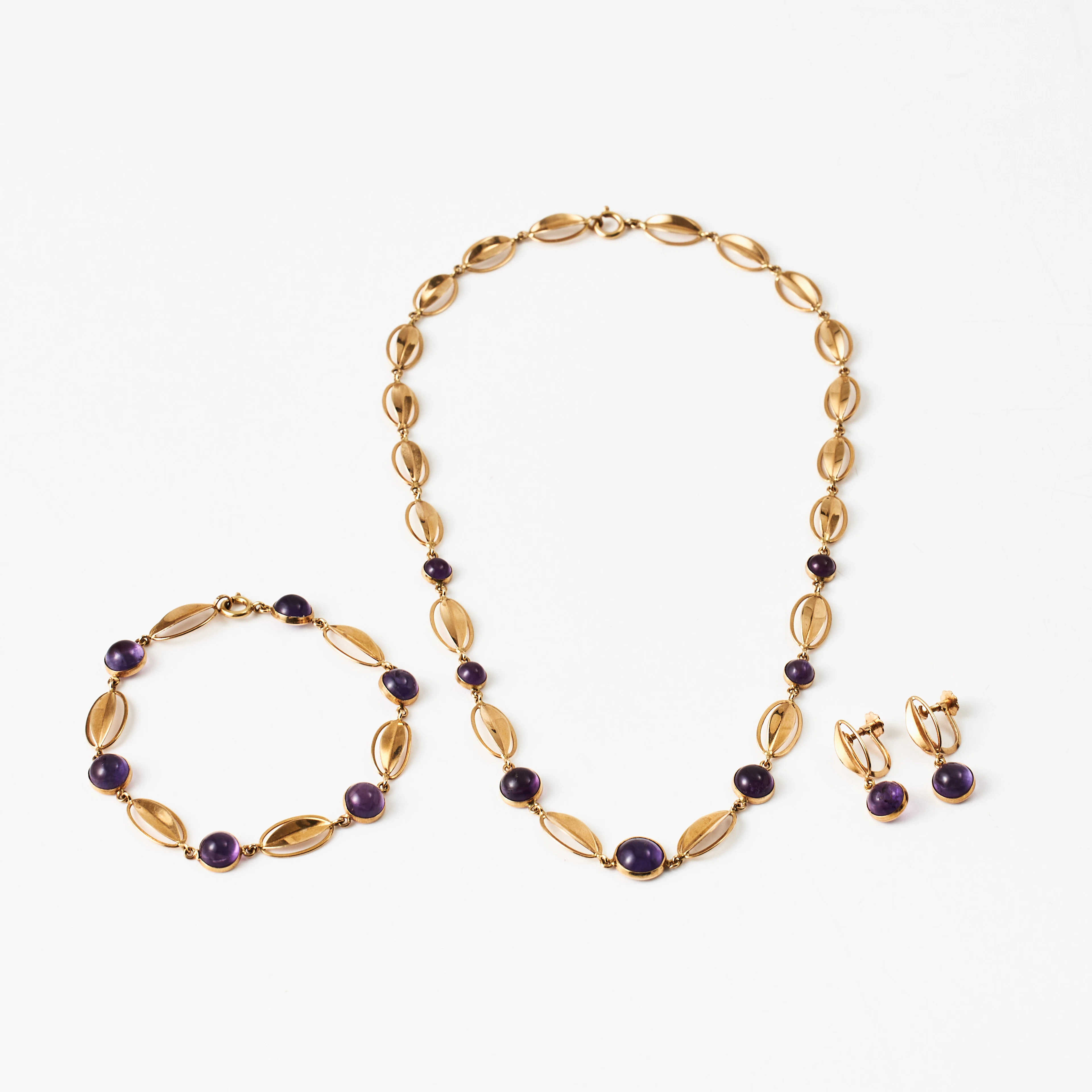 ARMBAND, COLLIER, ÖRHÄNGEN, 1 par, 18 k guld, dekor med cabochonslipade