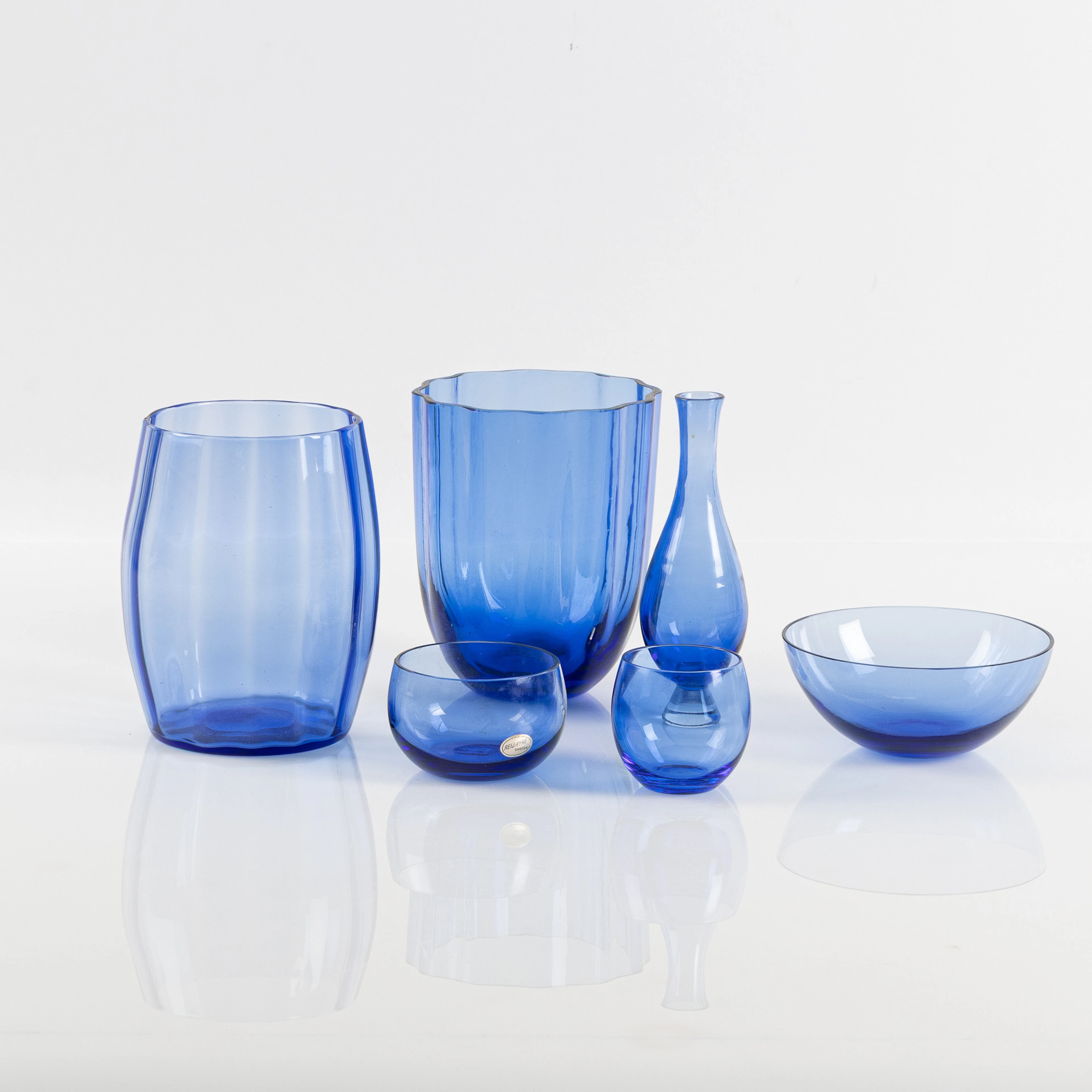 MONICA BRATT. Samling blått glas, 6 delar, Reijmyre.