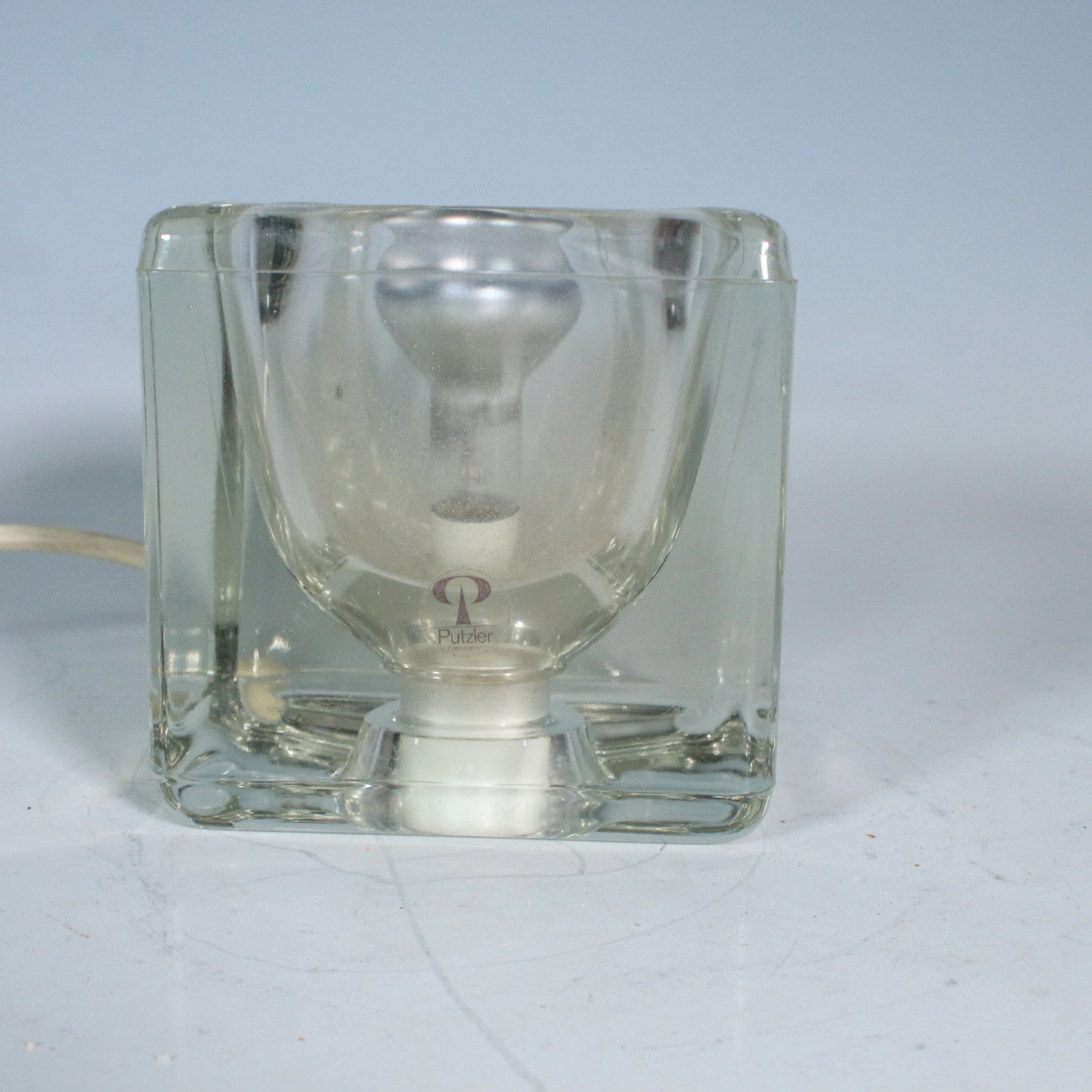 PEILL & PUTZLER. Tischlampe, '' Ice Cube '', Glas, 1970er.