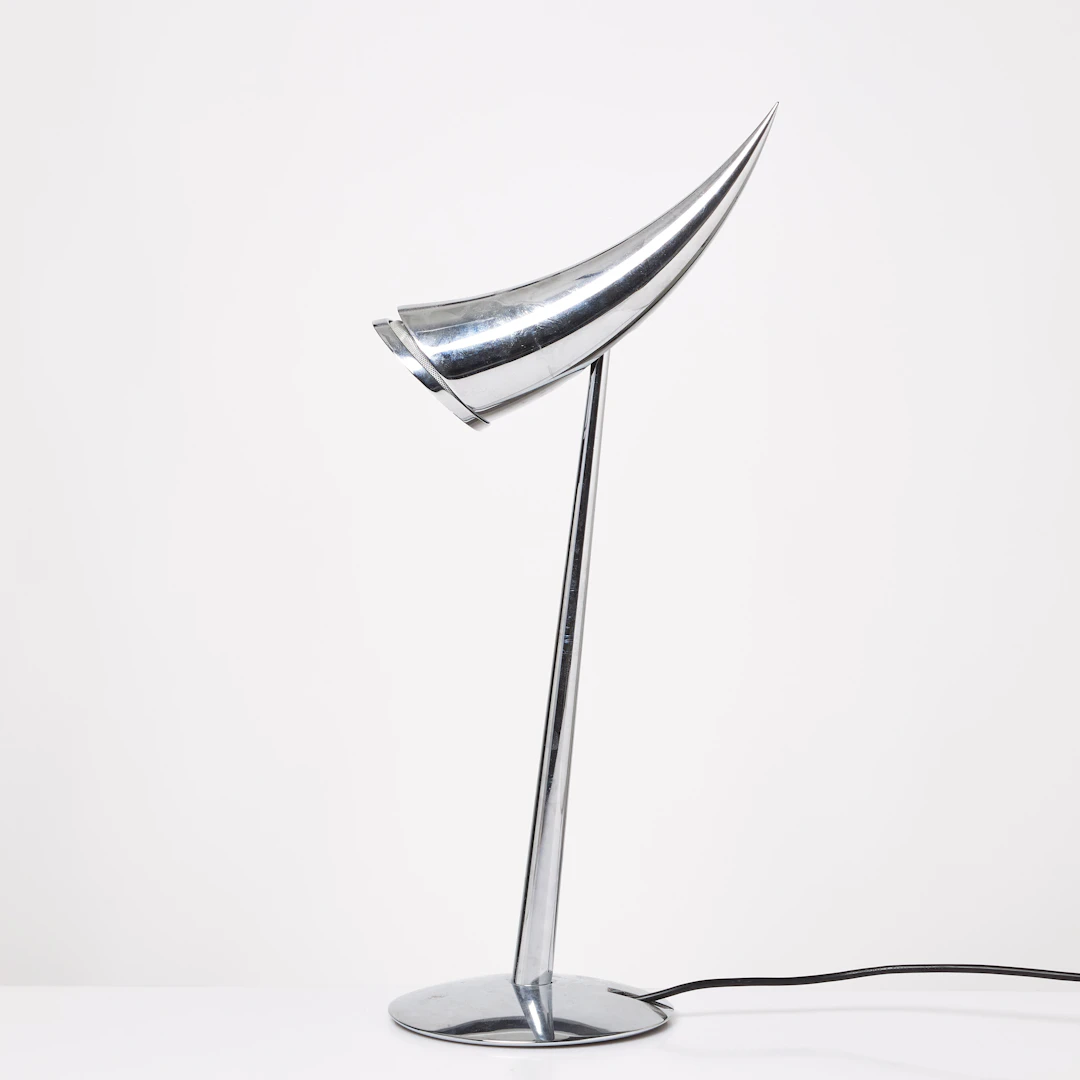 PHILIPPE STARCK. Bordslampa "Ara", Flos, kromad metall, etikettmärkt.