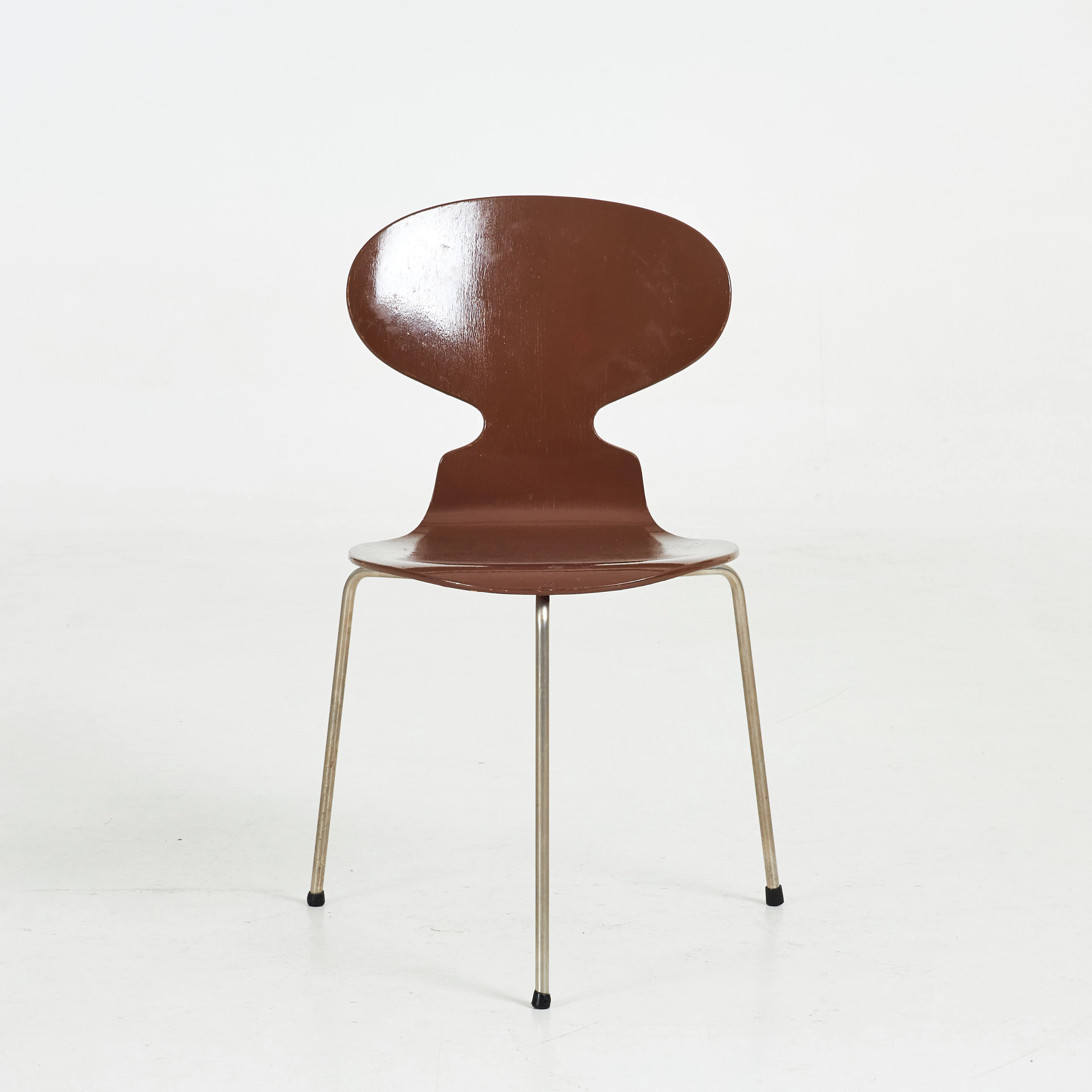 ARNE JACOBSEN. "Myran", stol, Fritz Hansen, Danmark, omkring 1900-talets