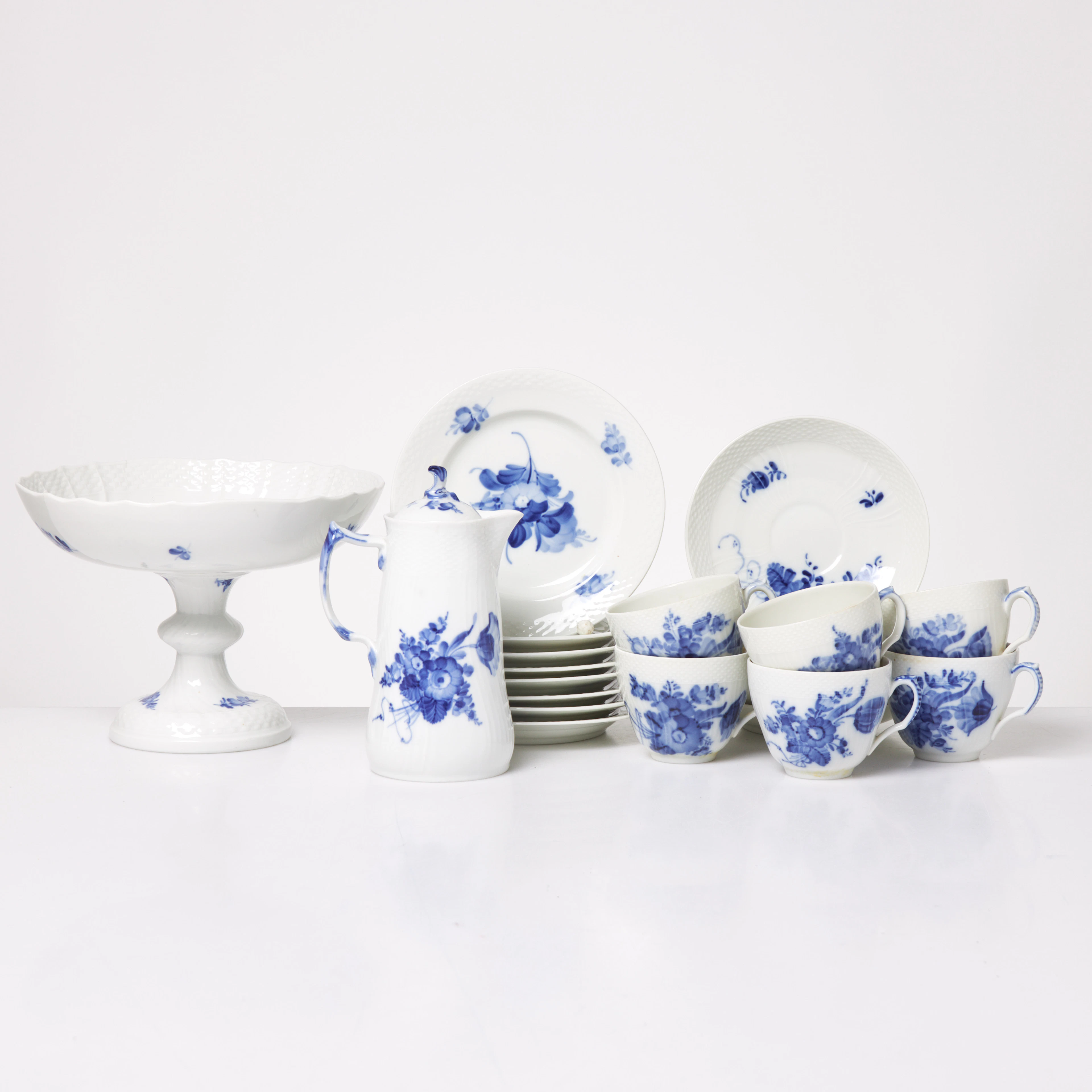 ROYAL COPENHAGEN. Servis, 16 dlr, "Blå blomst", porslin, Danmark.