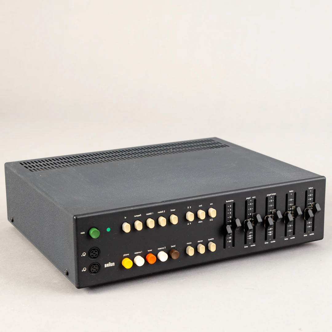 DIETER RAMS. Braun, Preamplifier with SQ decoder, CSQ 1020.