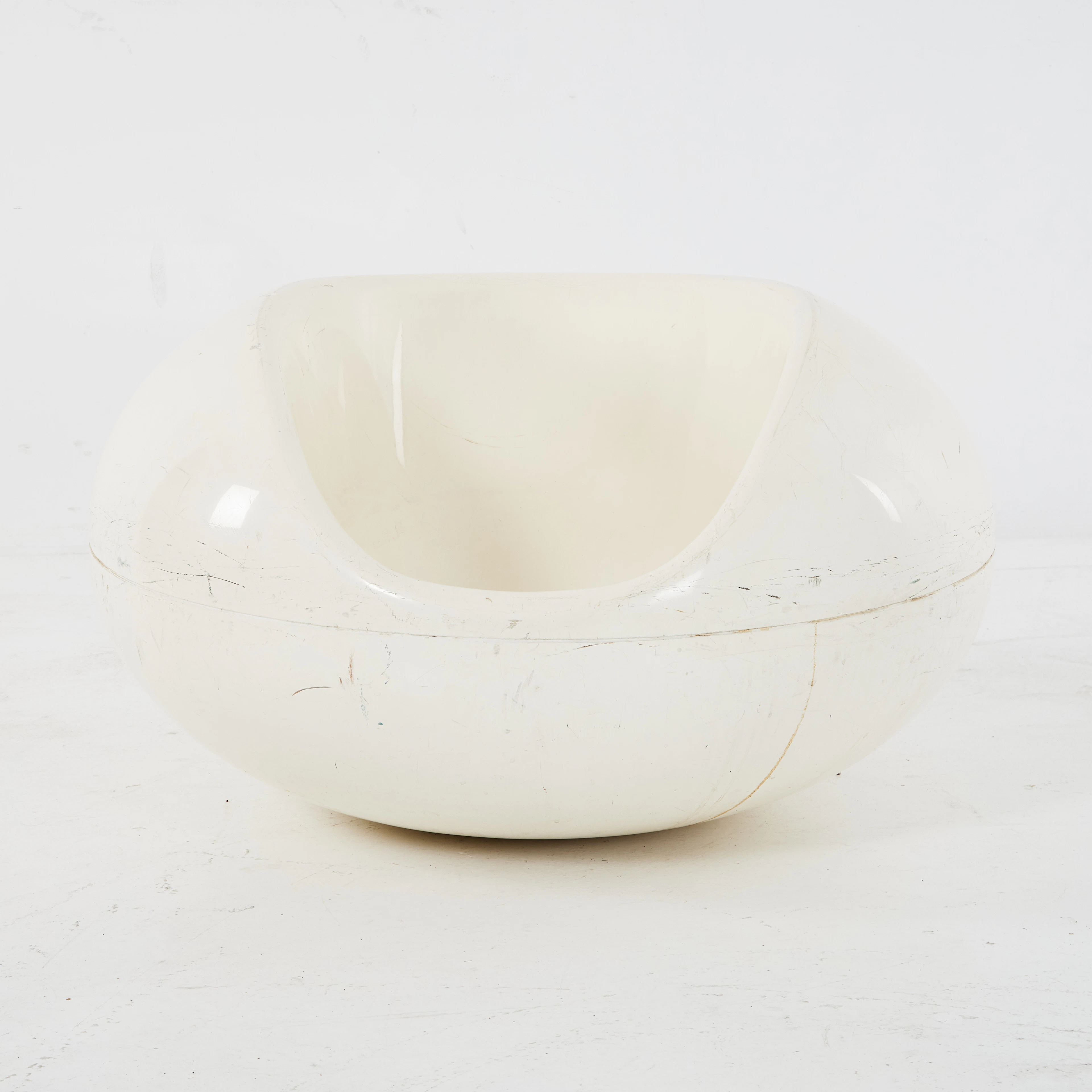 EERO AARNIO. "Pastilli", fåtölj, fiberglasförstärkt plast, Asko, Finland