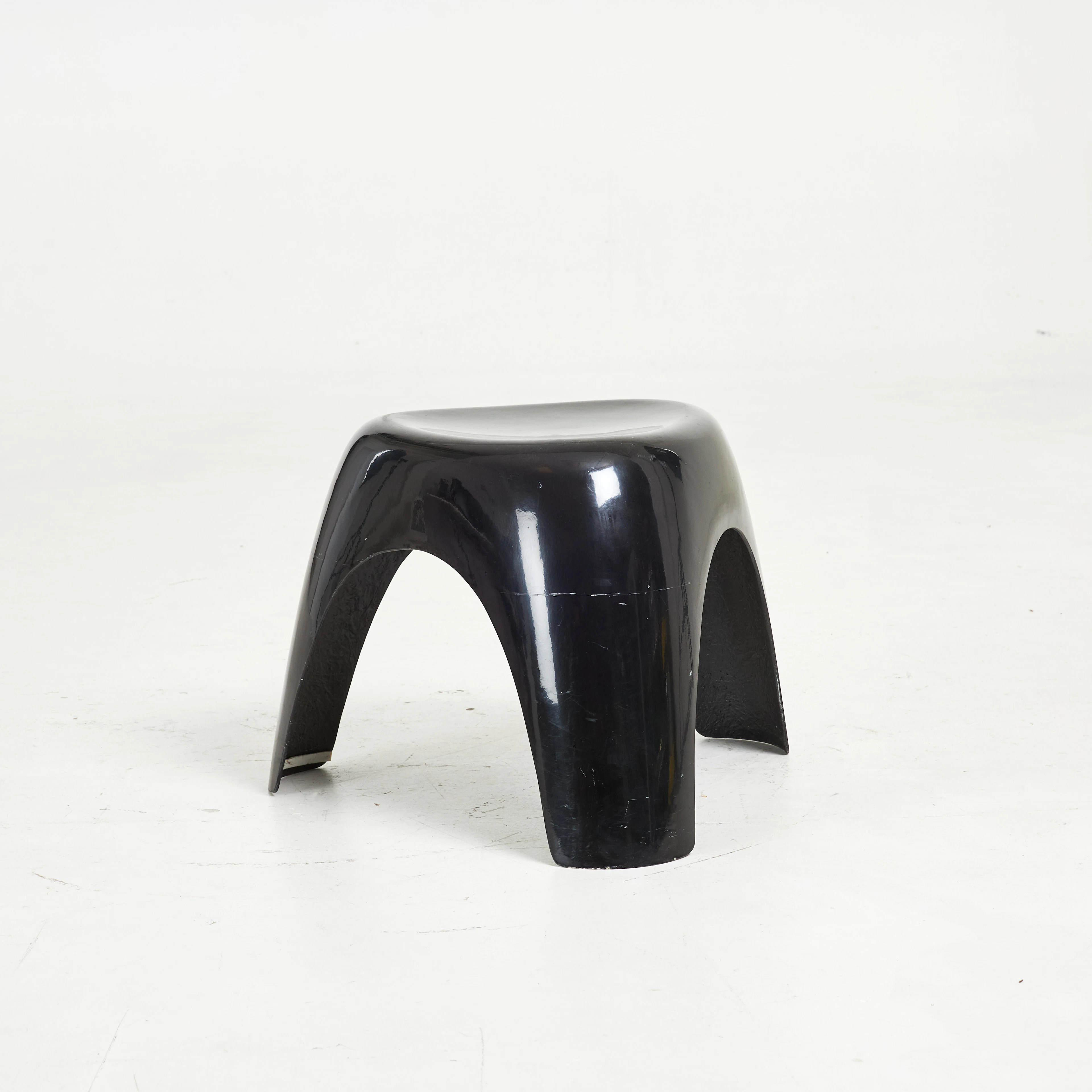 PALL, "Elephant Stool", Sori Yanagi för Habitat, gjuten plast, etikettmärkt