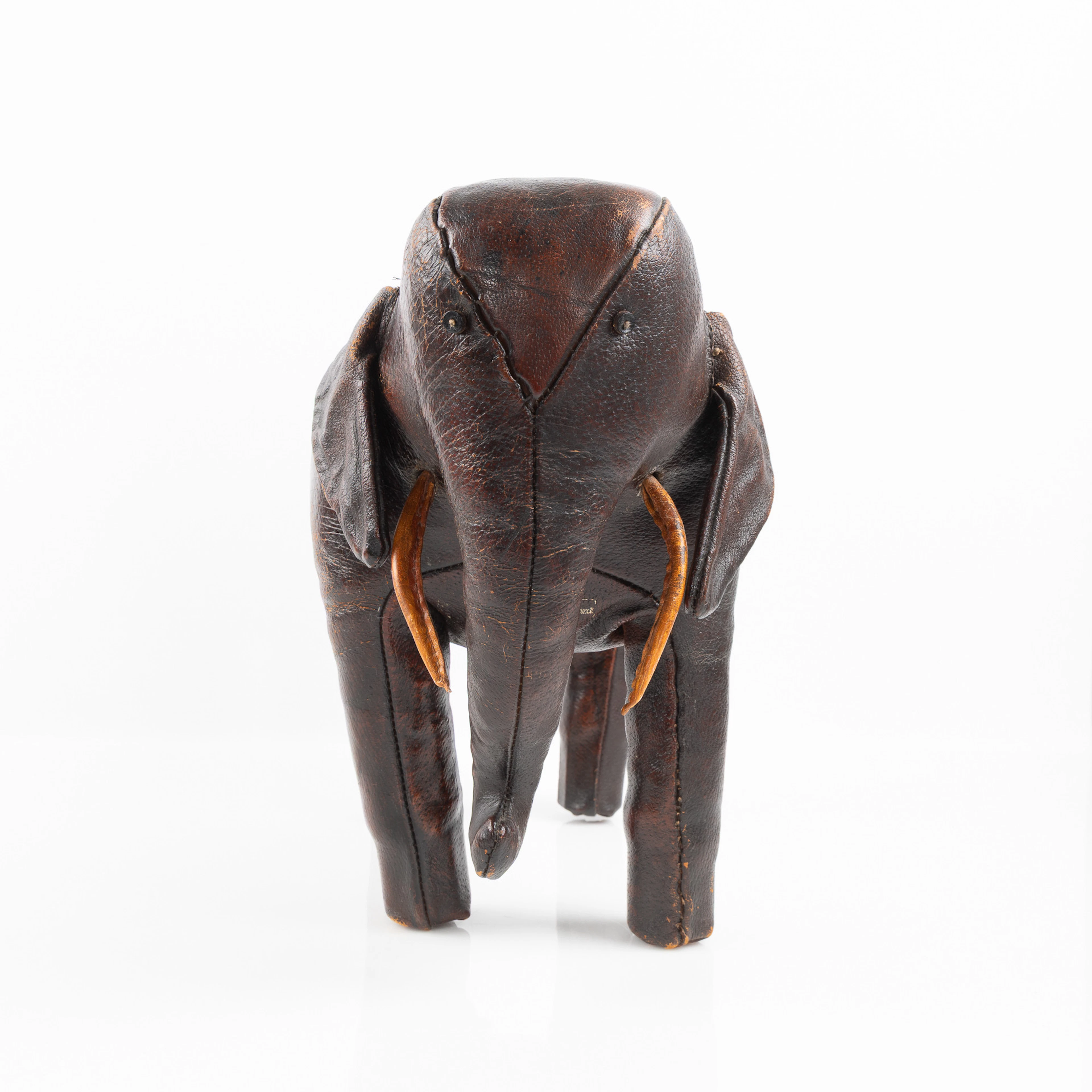 ELEFANT, troligen Dimitri Omersa & Co, skinn, 1960-tal.