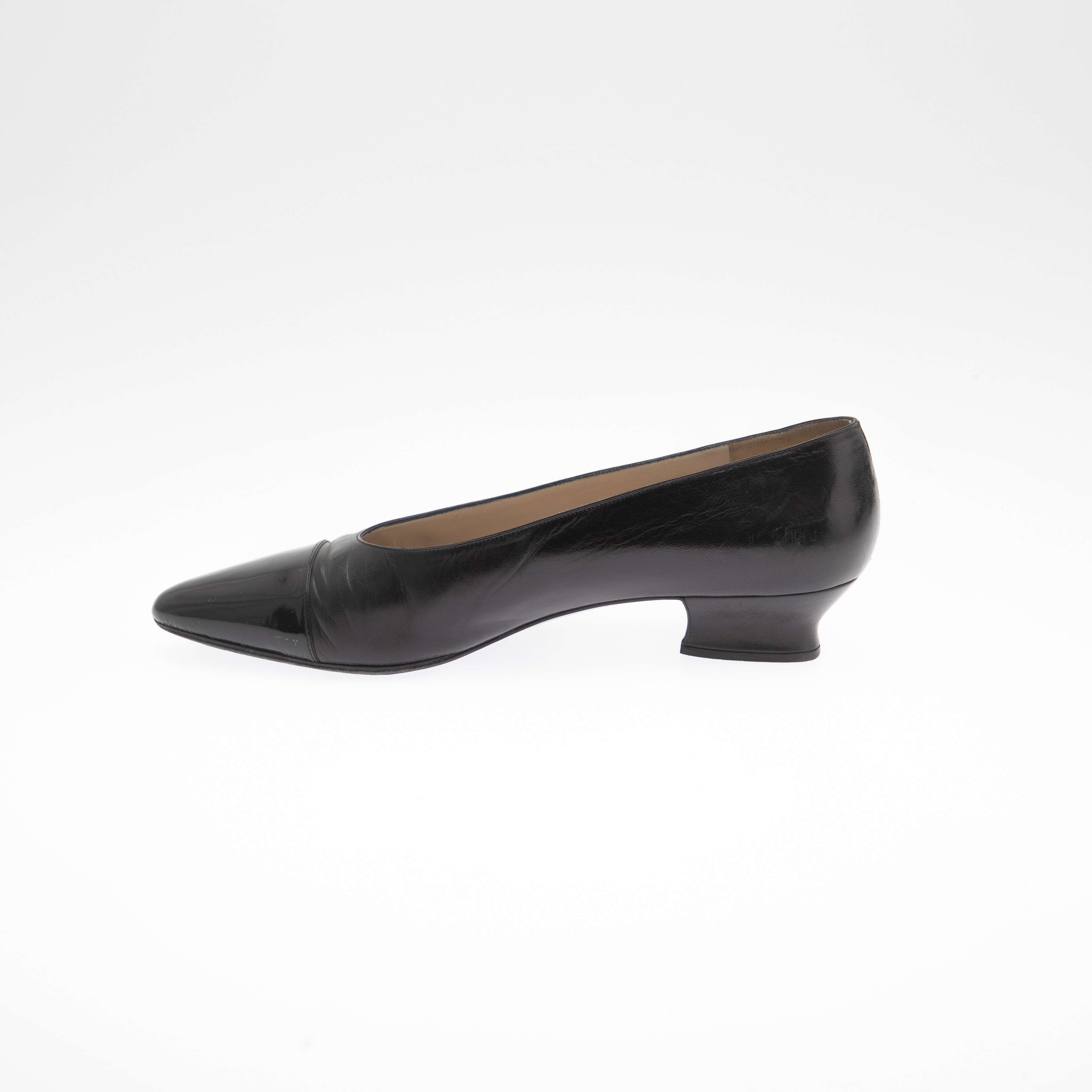 CHANEL. Pumps, schwarzes Leder, Größe 41,5.