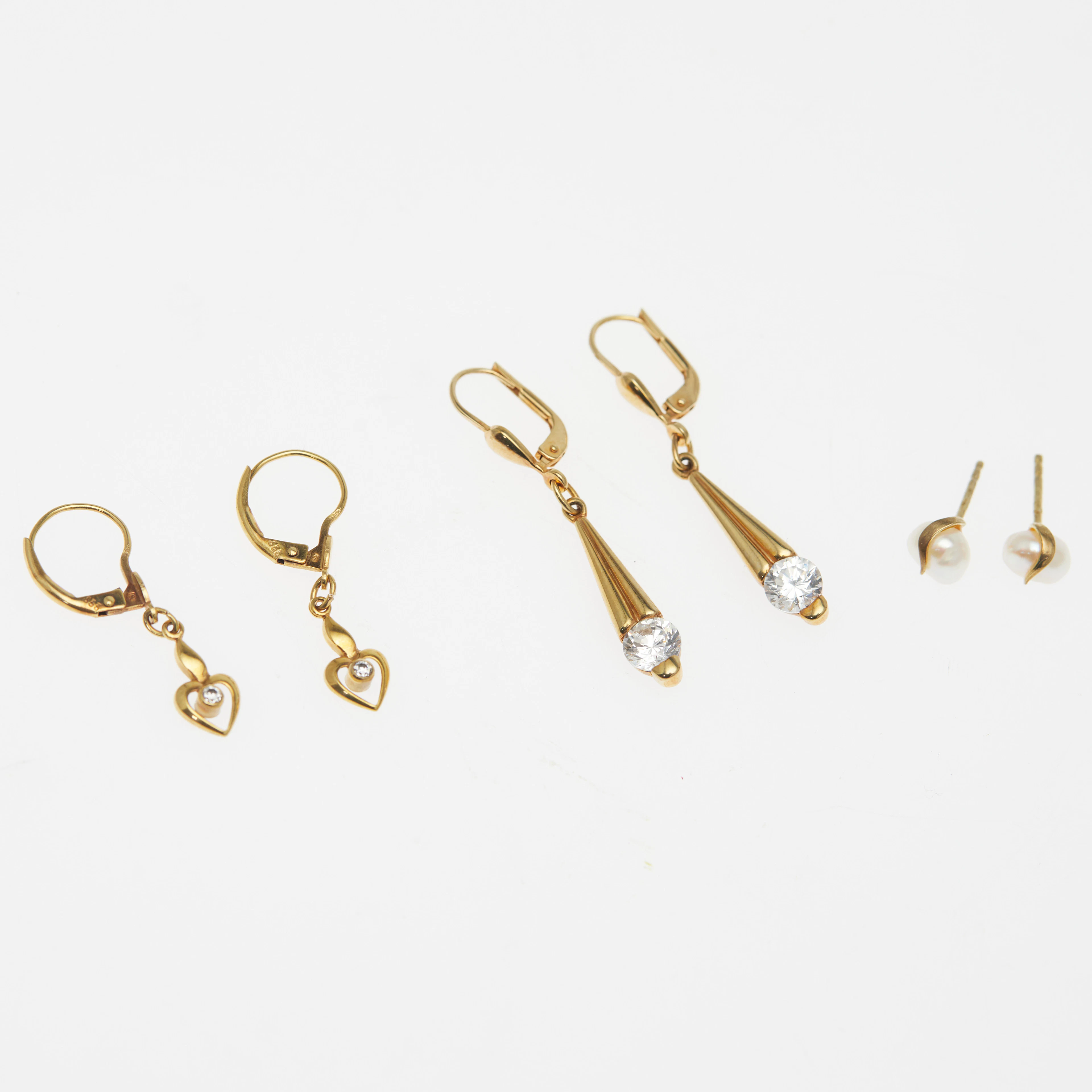 Set Ohrringe, 333er Gelbgold, Perlen, Steine (3).