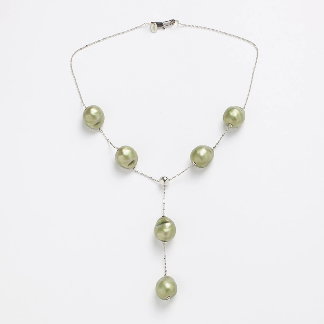UOVEGIOIE. Collier, 18K vitguld och emalj, Italien, omkring år 2000.