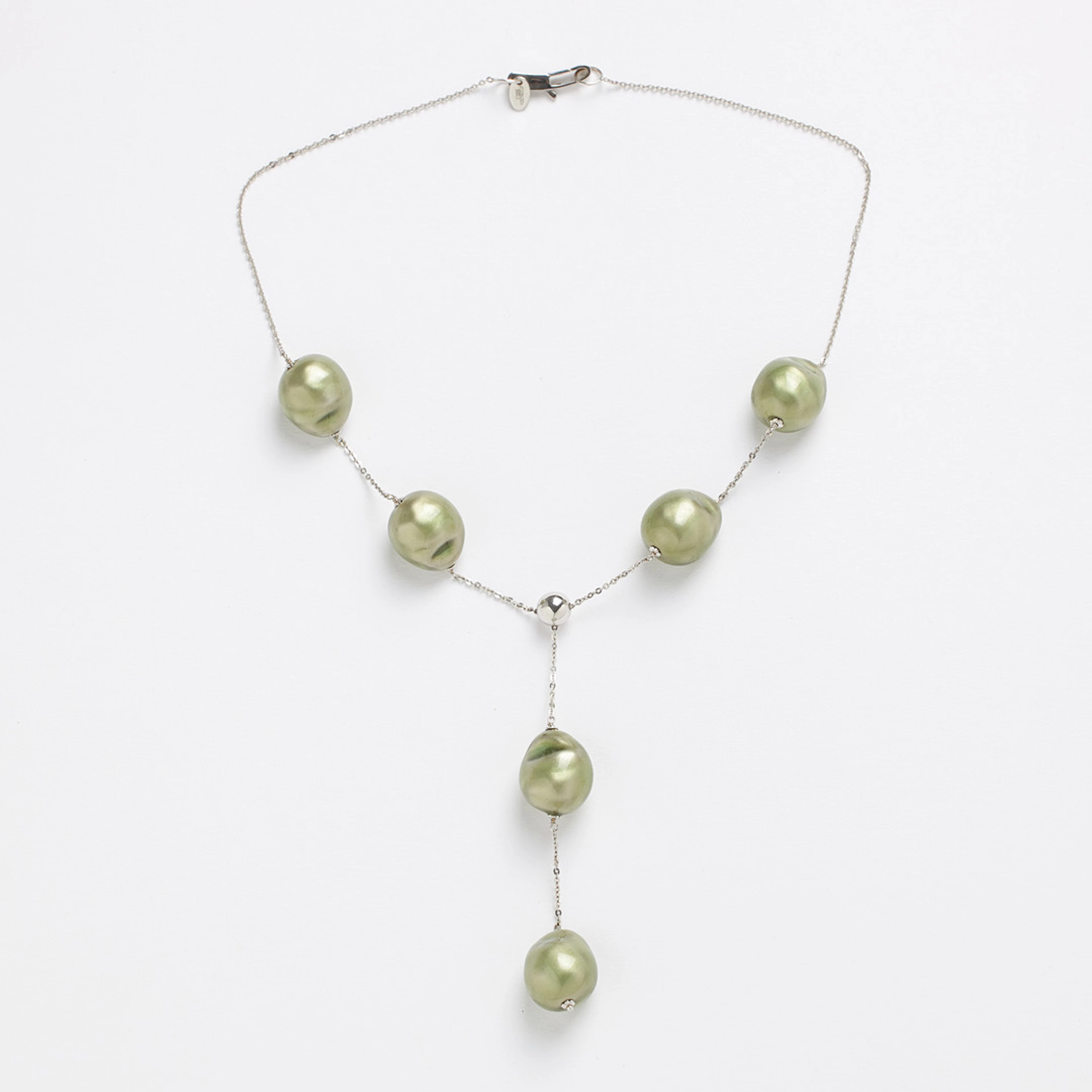 UOVEGIOIE. Collier, 18K vitguld och emalj, Italien, omkring år 2000.