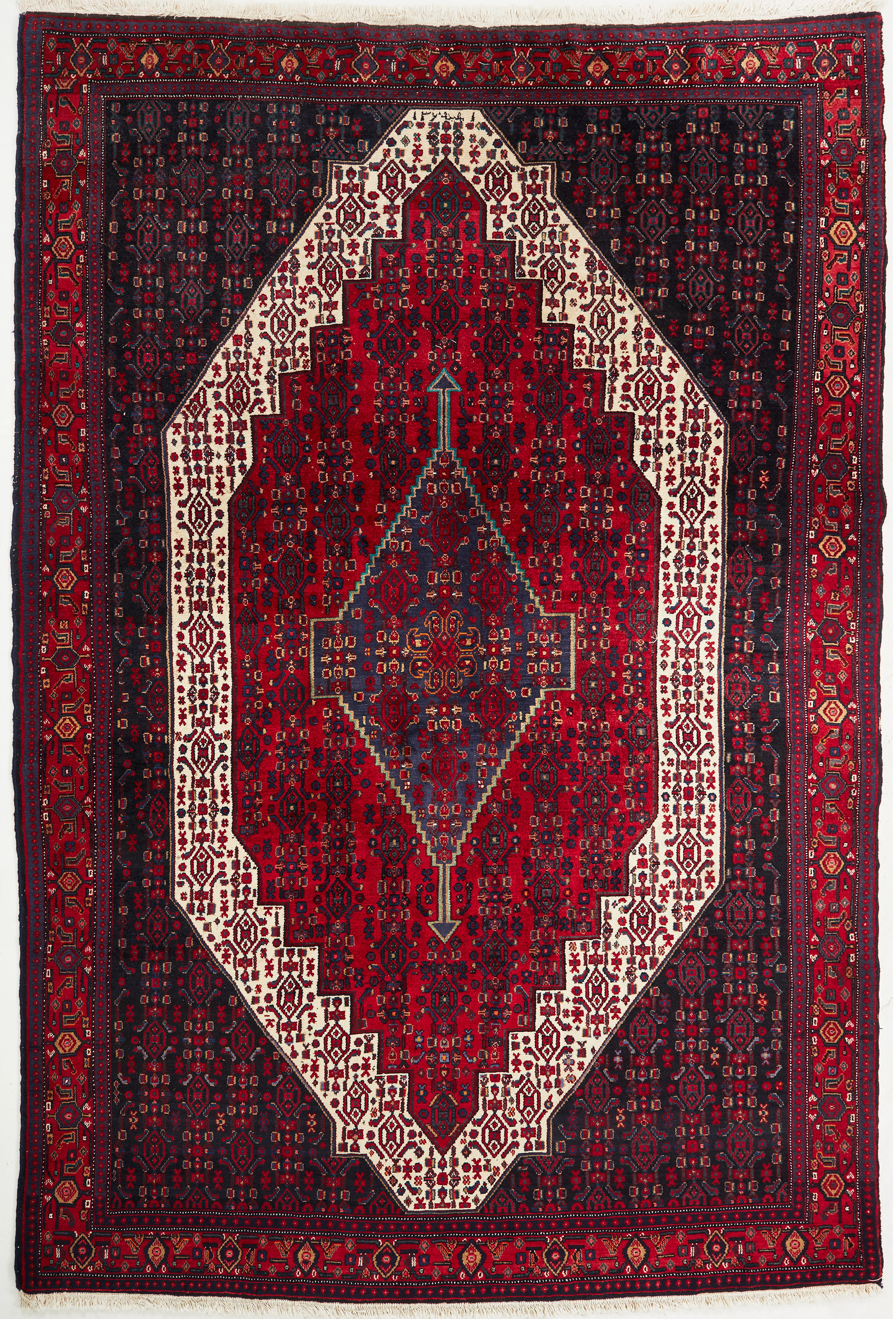 ORIENTMATTA. Senneh, ca 310x210 cm.