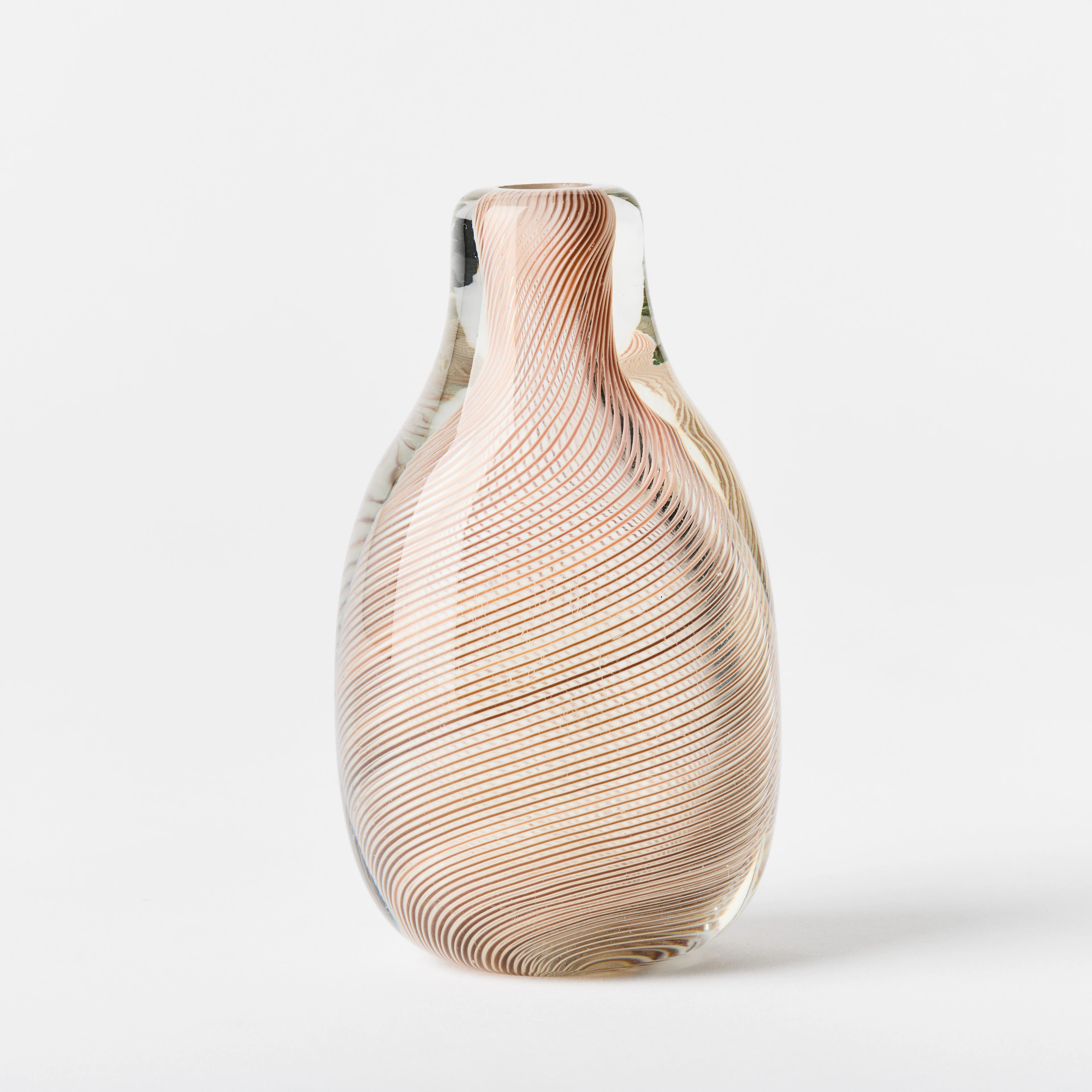 CARLO SCARPA. "Mezza Filigrana", vas, Venini, Italien, dekor av rosa band.