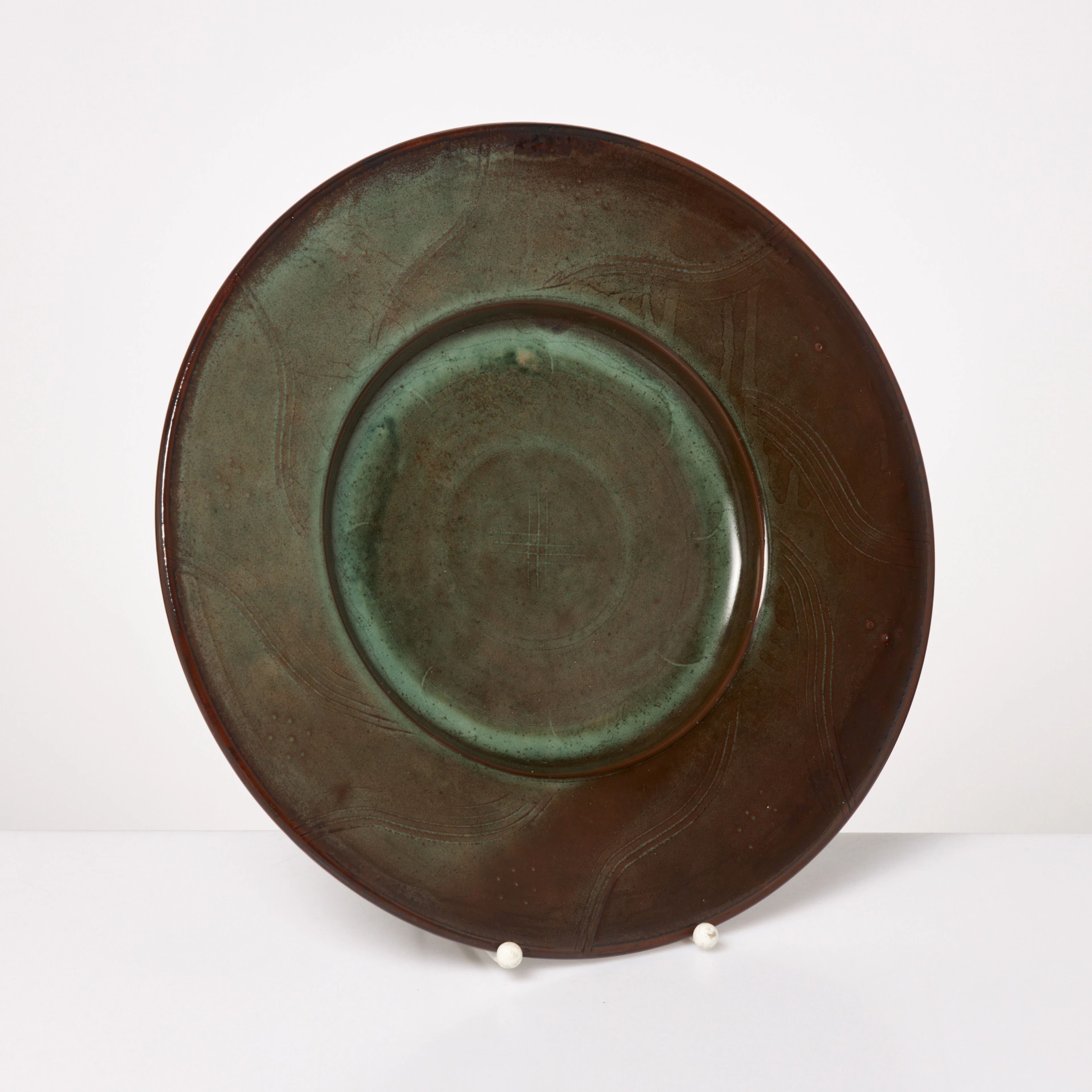 WILHELM KÅGE. Fat, glaserat stengods, signerad med Gustavsbergs studiohand.