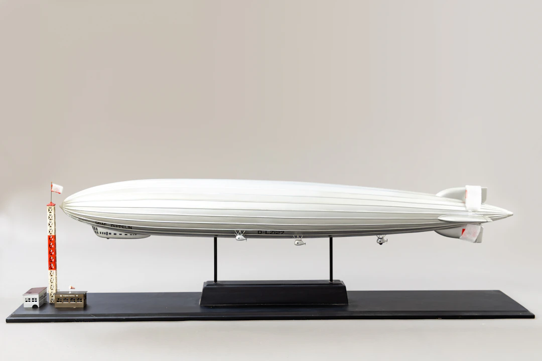 Großes Tischmodell eines Luftschiffes-Graf Zeppelin, 2000er Jahre.