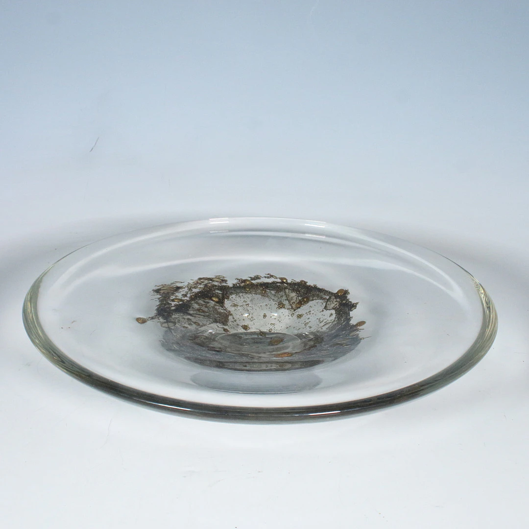 PEILL&PUTZLER. Mundgeblasene Glasschale mit Goldeinschlüsse. Serie