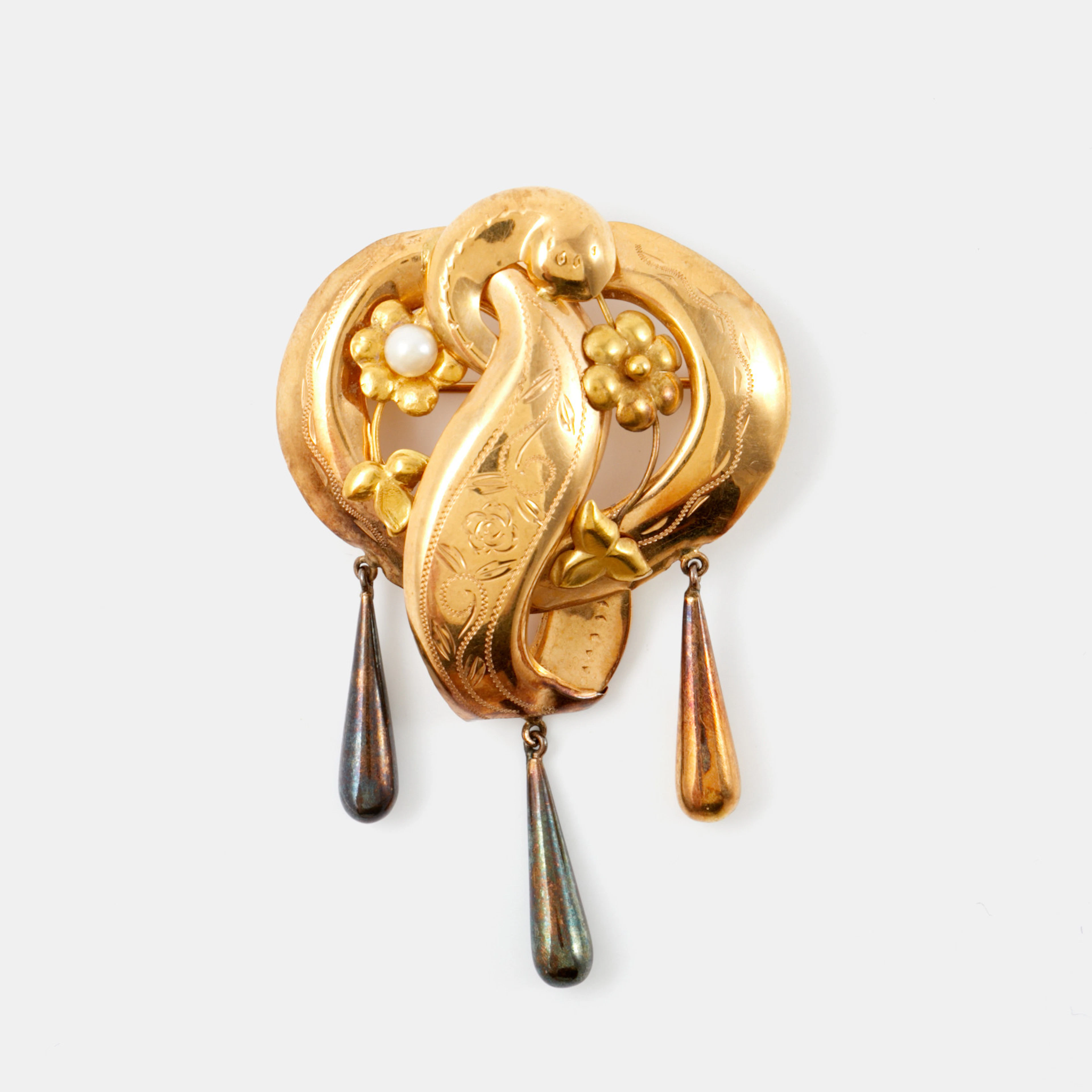 BROSCH, 18 k guld, 1 odlad saltvattenspärla, Juvelfabriken Ab, Stockholm