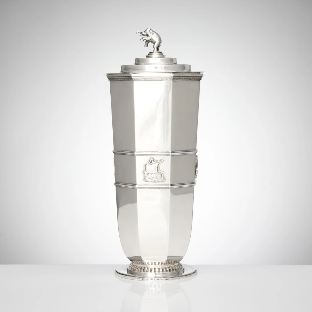 ERIK FLEMING. Pokal med lock, sterlingsilver, Atelier Borgila, Stockholm 1934.
