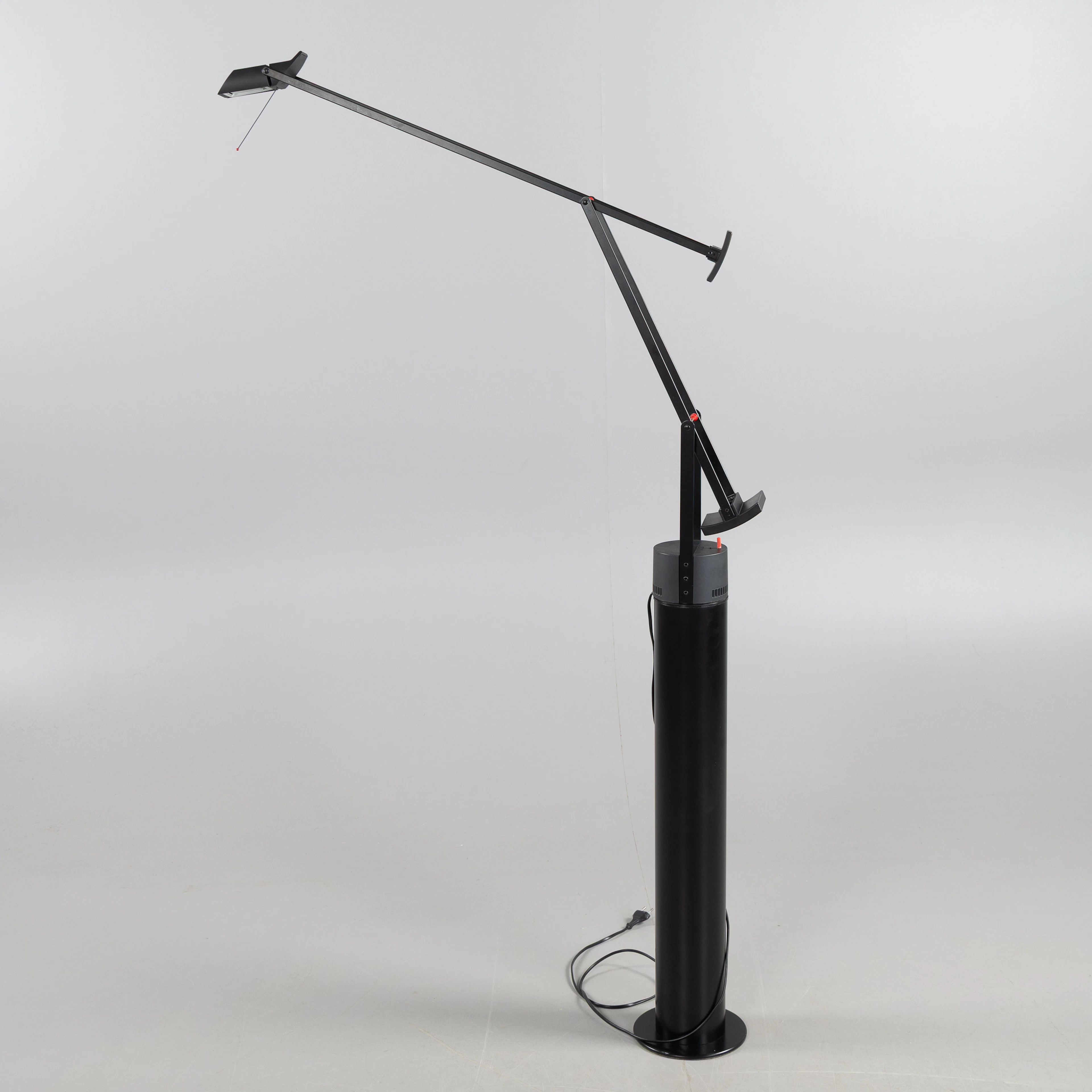RICHARD SAPPER. Golvlampa "Tizio" för Artemide. Designår 1990.