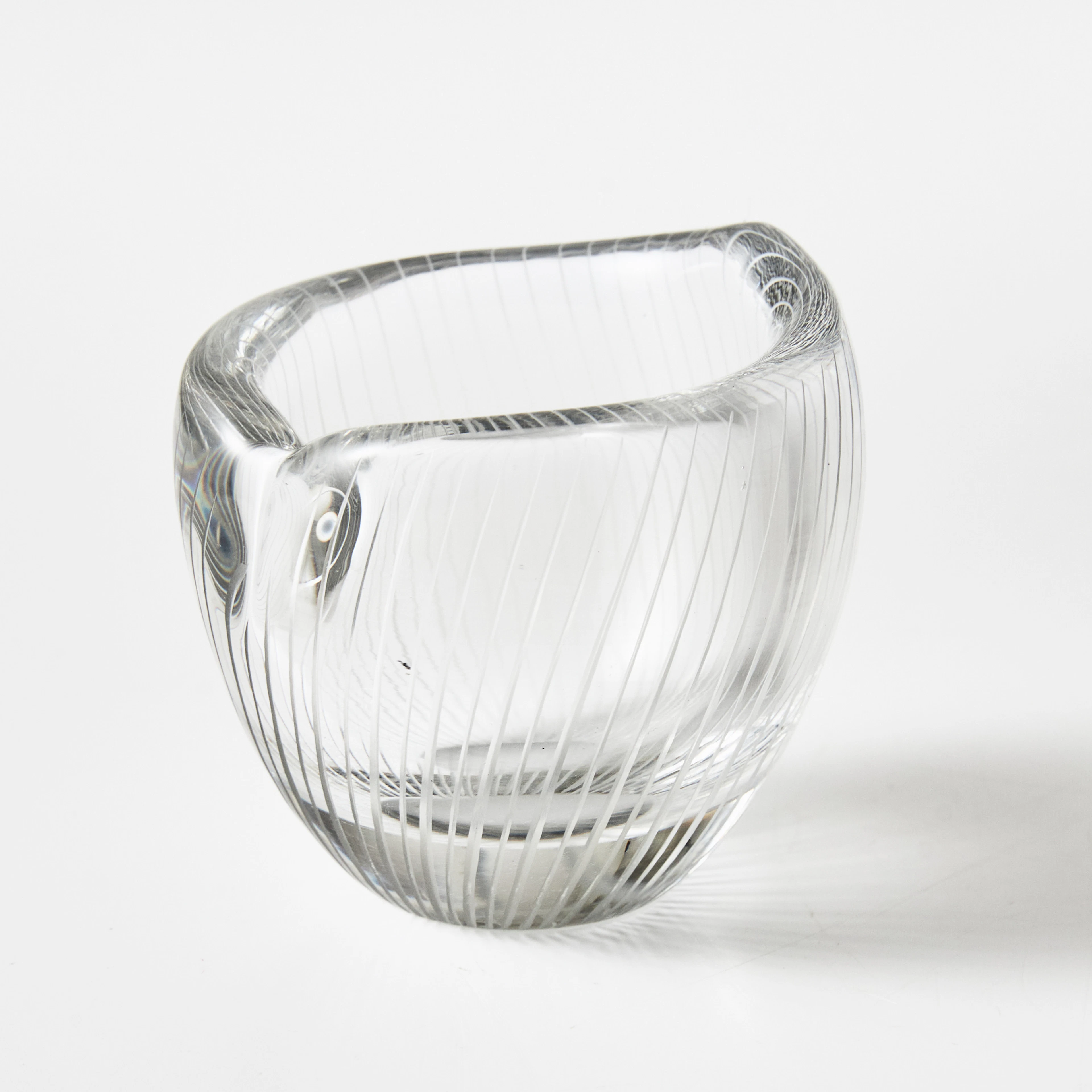 TAPIO WIRKKALA. Vas, kamslipat glas, Iittala modell 3132, 1950-tal. Signerad.