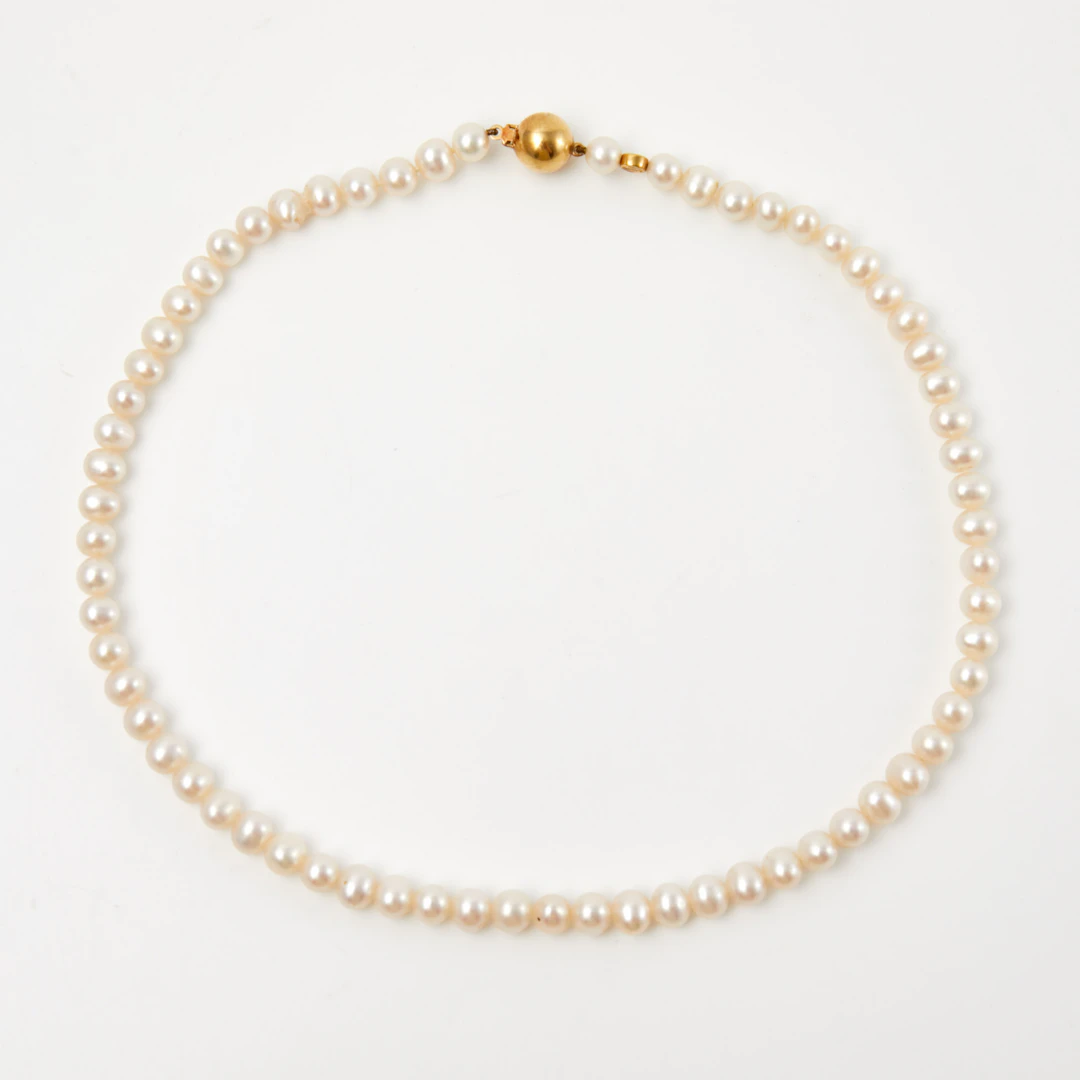 PÄRLCOLLIER, lås i 18 k guld, odlade sötvattenspärlor, ca 6,8-7,1