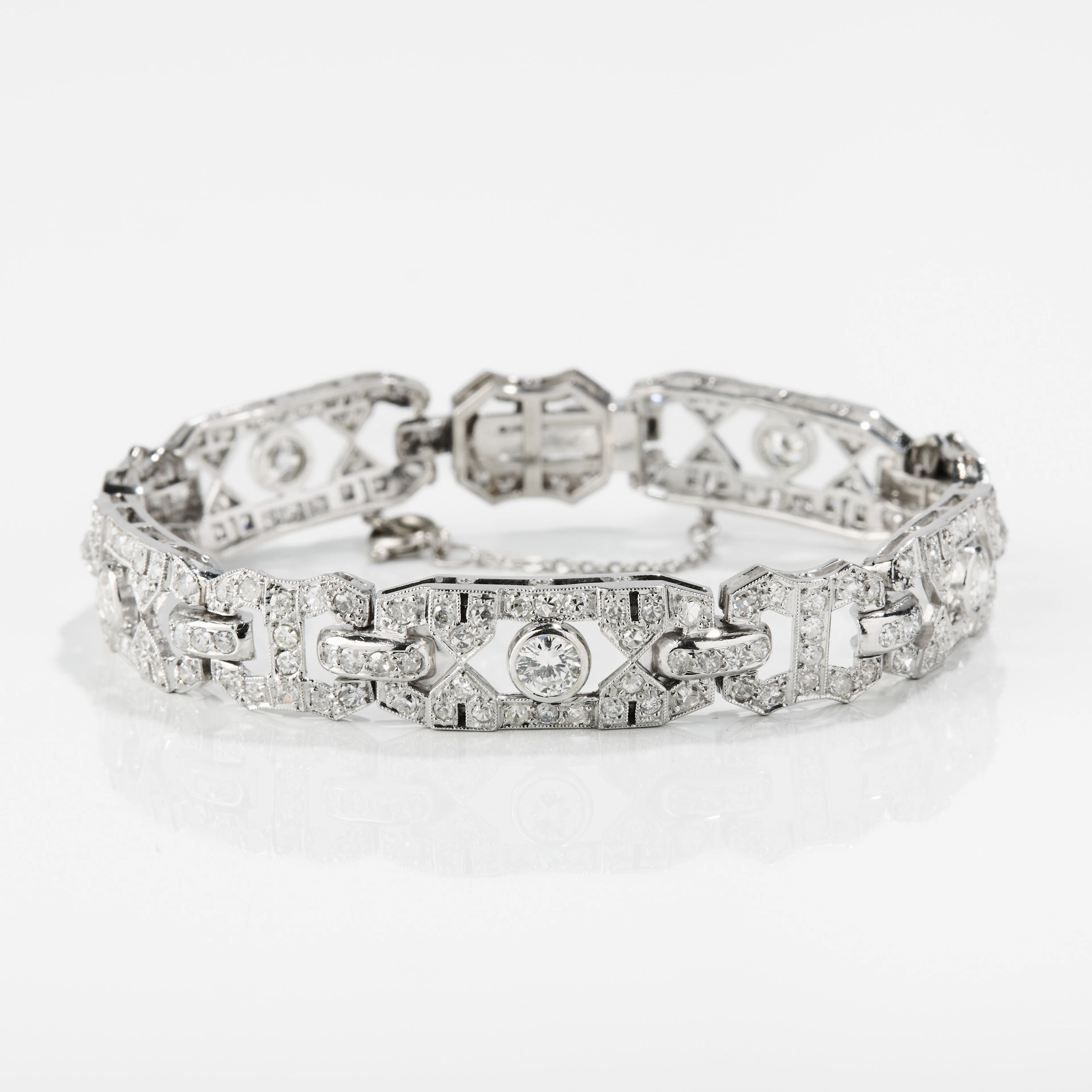 Armband, platina med diamanter. Art Déco, 1940-tal, svensk importstämpel.