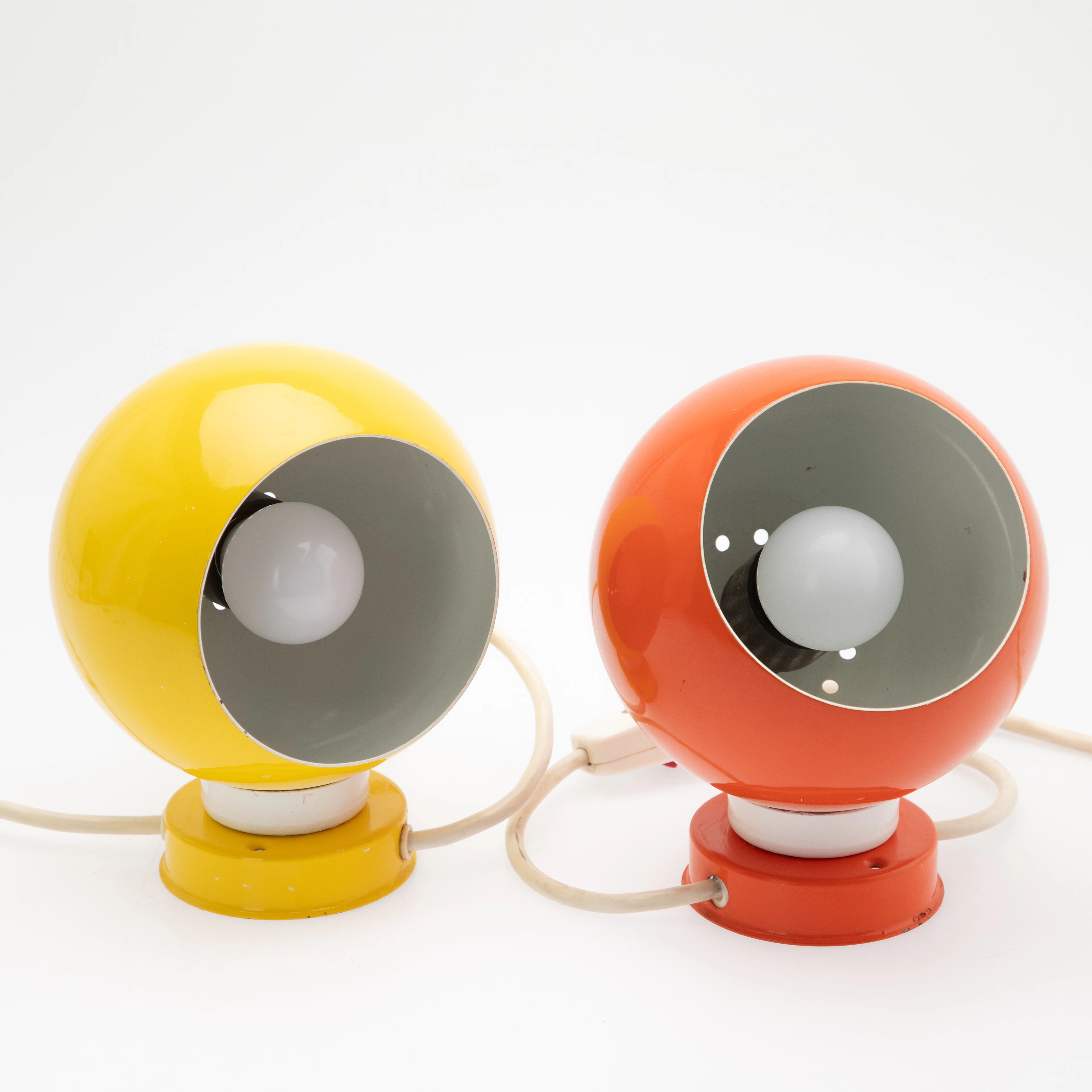 Lampadari Reggiani, Paar Kugel-Magnet Wandleuchten, Italien, 1970er Jahre (2).