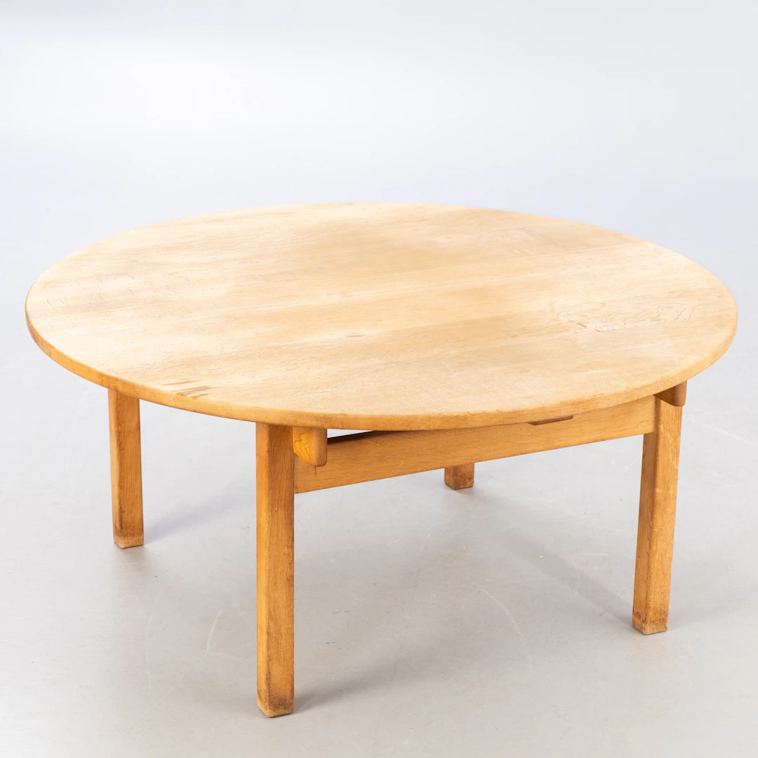 KURT ØSTERVIG (1912-1986). KP Møbler. Sofatisch, Eiche Massivholz.